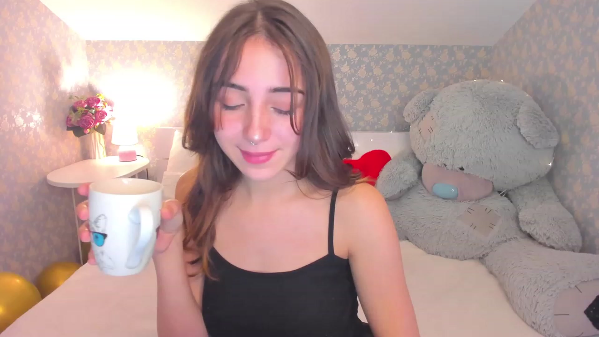 Gallery image thumbnail from ElsaYoung's myfreecams stream on, 01/07/2023, 14:21 image 8 of 20