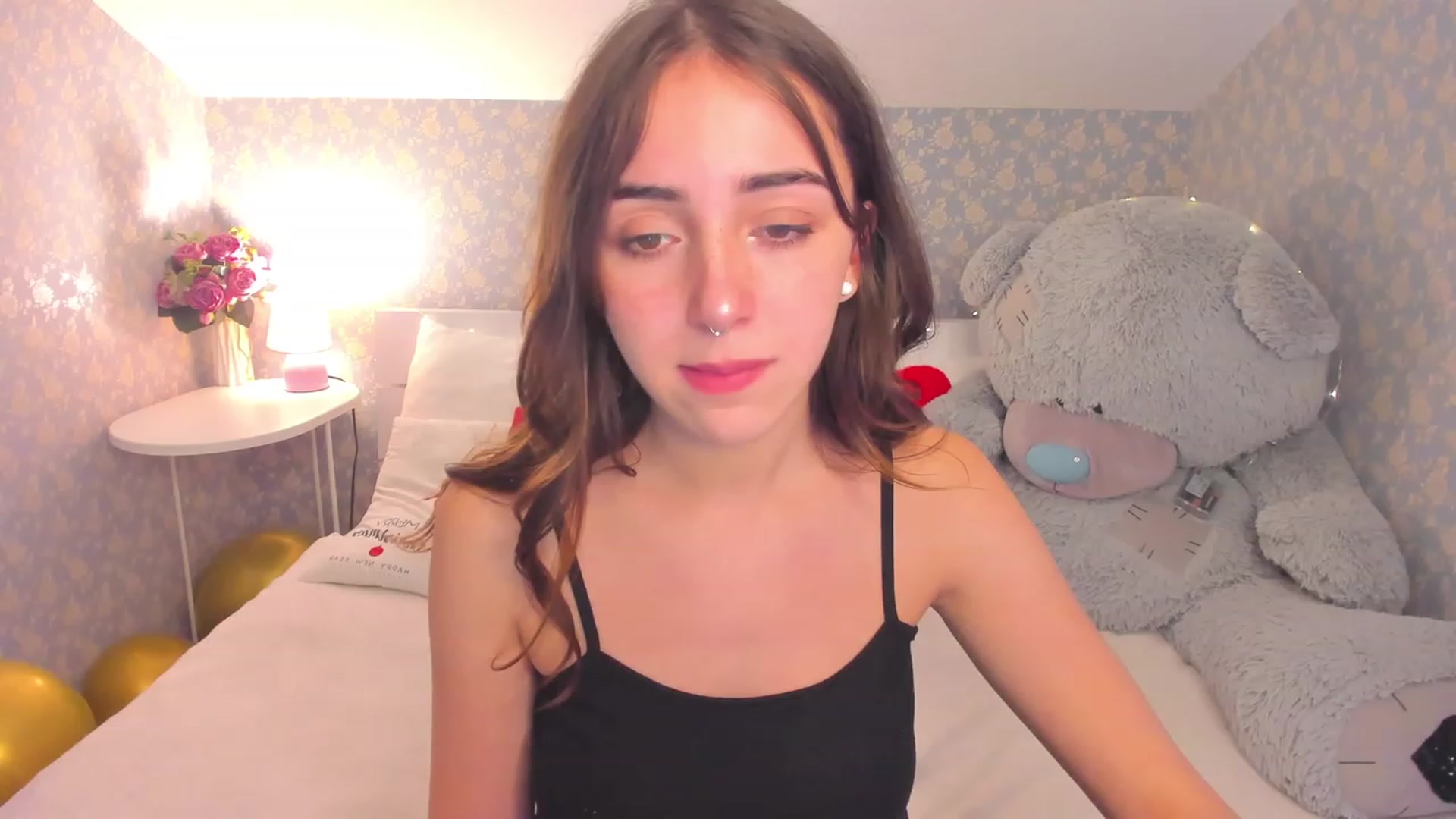 Gallery image thumbnail from ElsaYoung's myfreecams stream on, 01/07/2023, 14:21 image 11 of 20