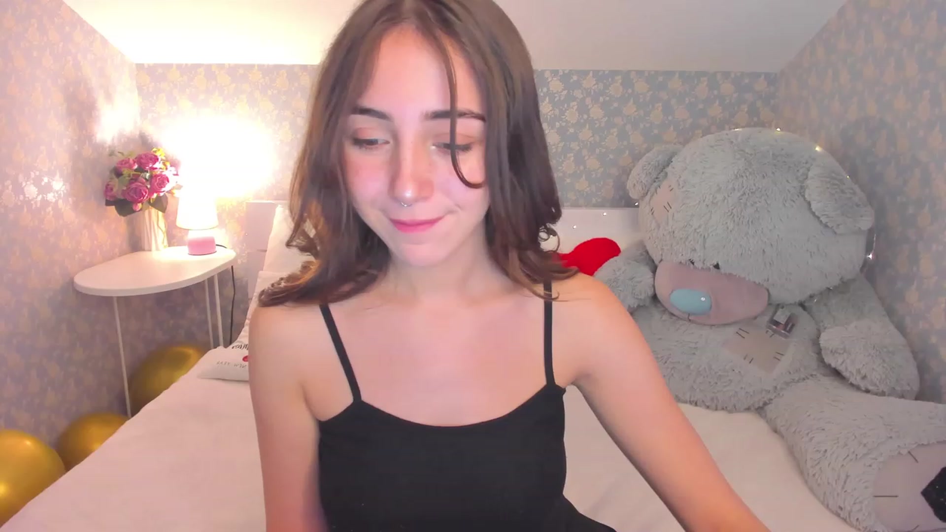 Gallery image thumbnail from ElsaYoung's myfreecams stream on, 01/07/2023, 14:21 image 10 of 20