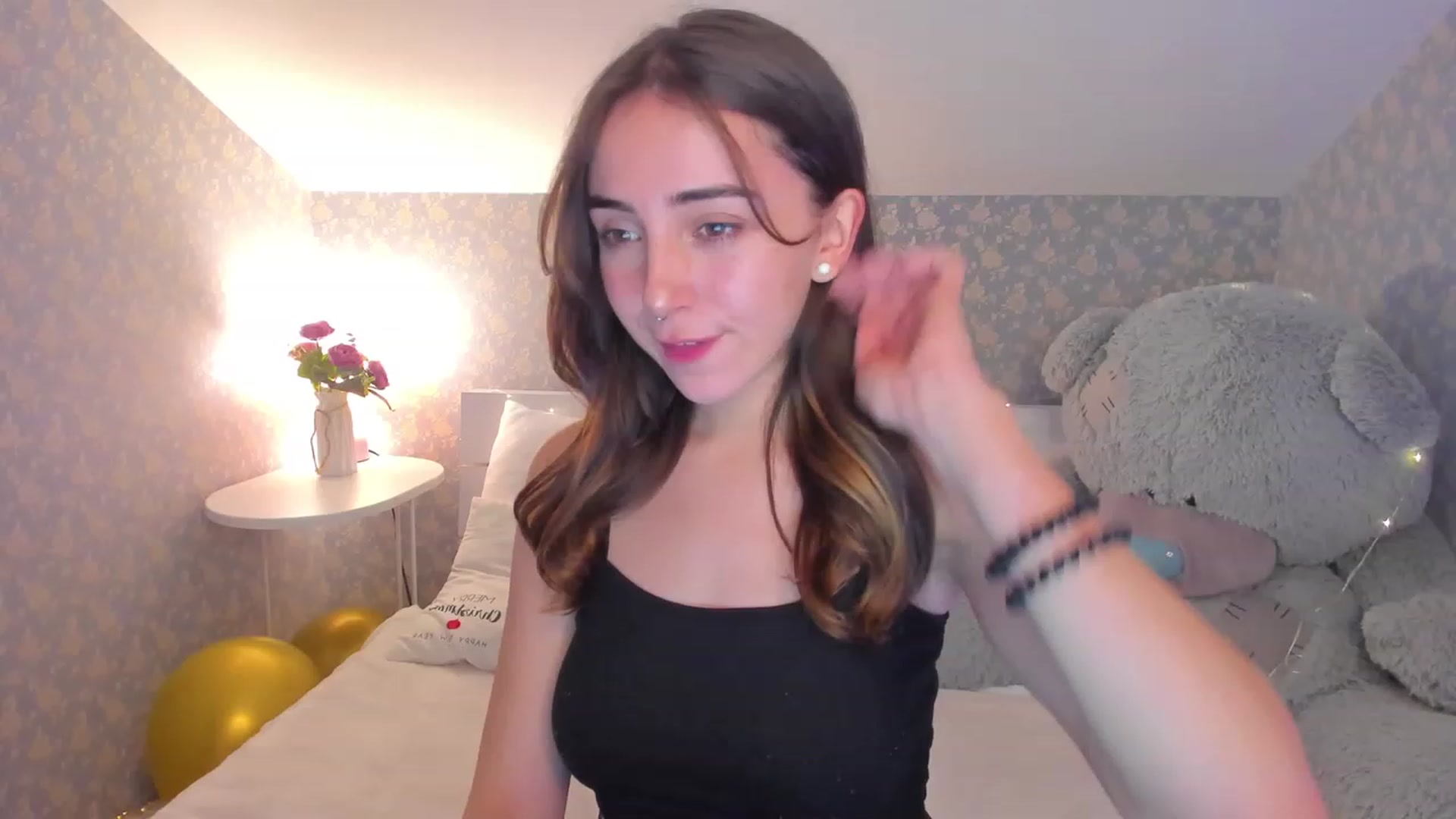Gallery image thumbnail from ElsaYoung's myfreecams stream on, 01/07/2023, 14:21 image 16 of 20