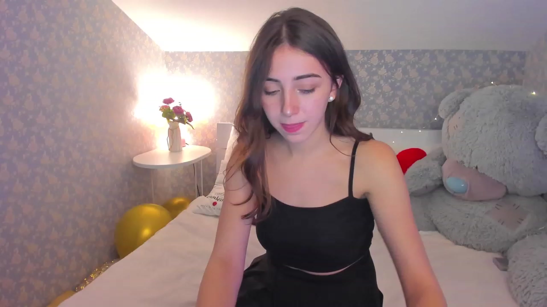 Gallery image thumbnail from ElsaYoung's myfreecams stream on, 01/07/2023, 15:06 image 6 of 20