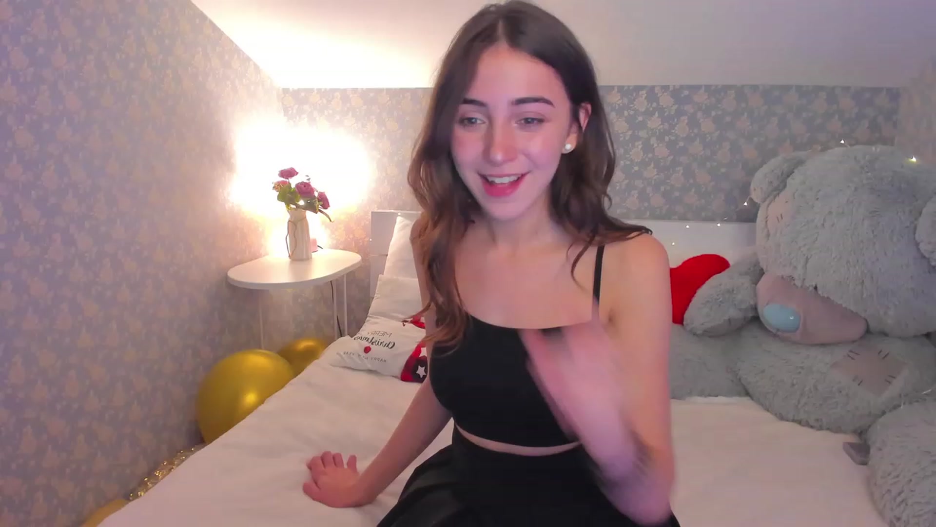 Gallery image thumbnail from ElsaYoung's myfreecams stream on, 01/07/2023, 15:06 image 3 of 20