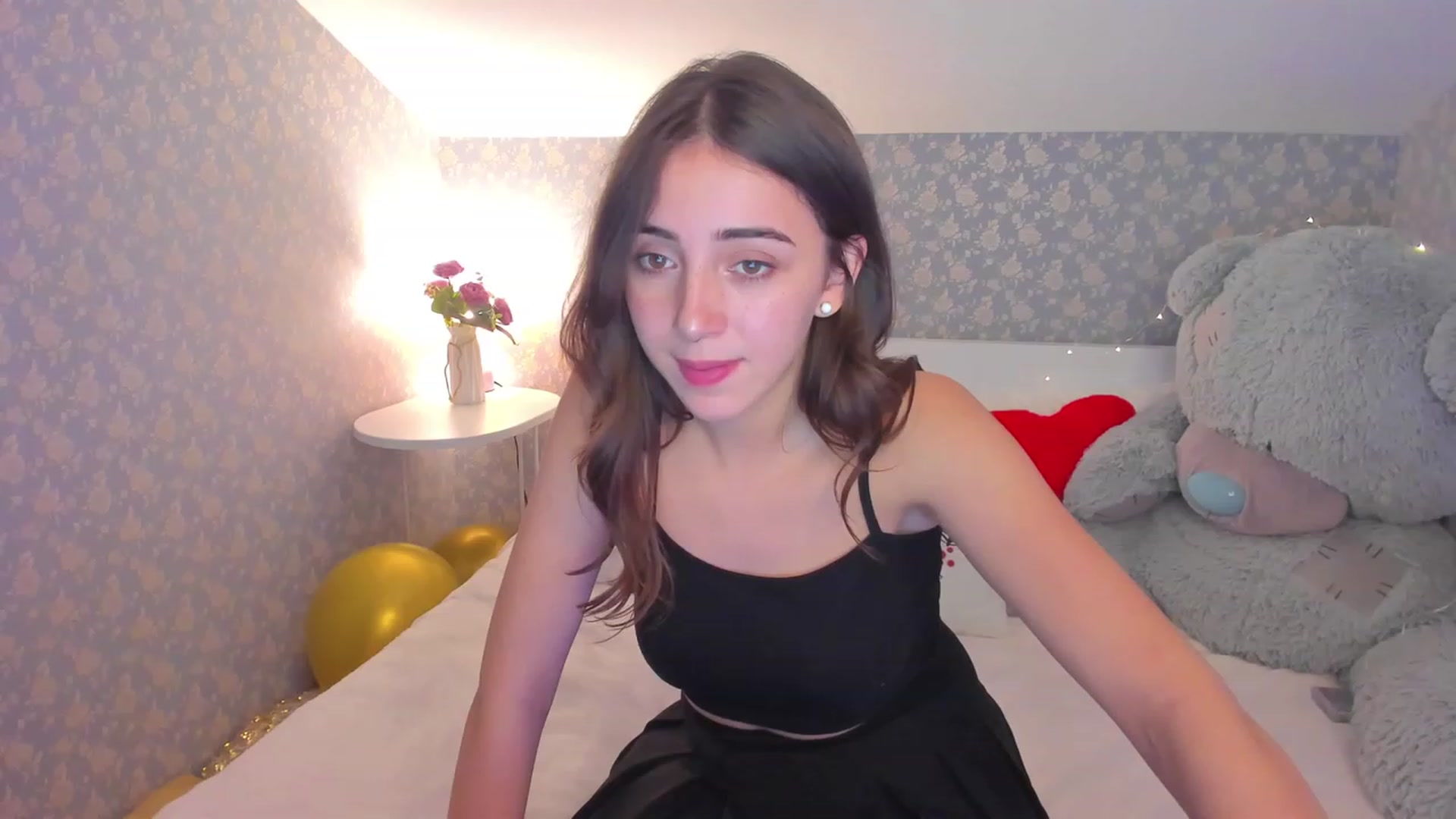 Gallery image thumbnail from ElsaYoung's myfreecams stream on, 01/07/2023, 15:06 image 4 of 20