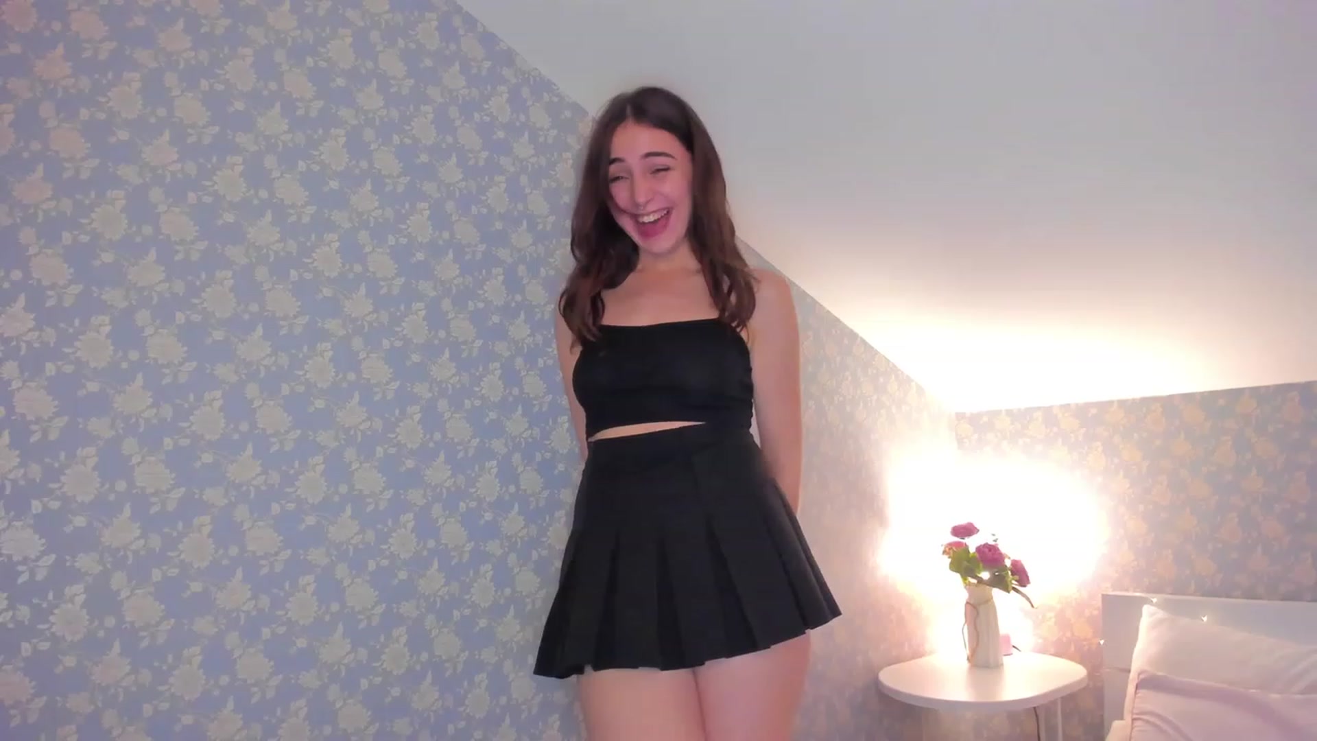 Gallery image thumbnail from ElsaYoung's myfreecams stream on, 01/07/2023, 16:36 image 5 of 20