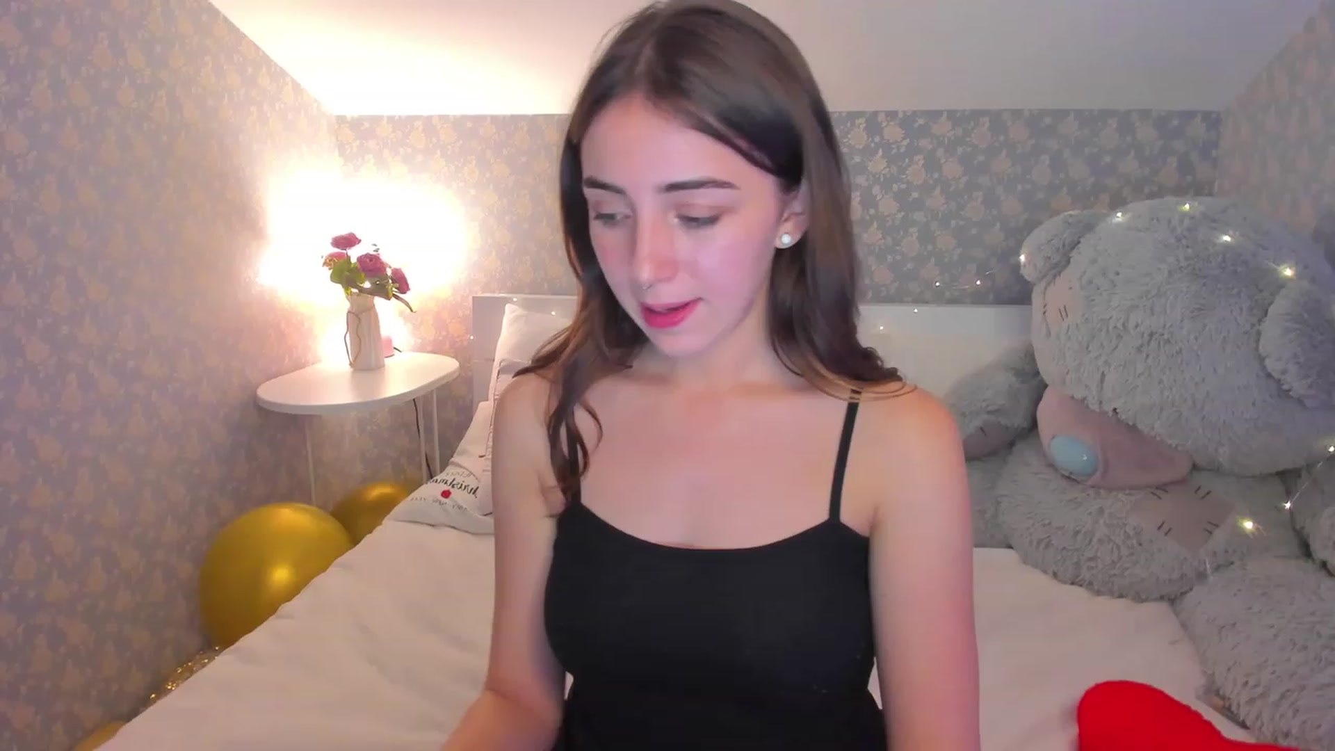 Gallery image thumbnail from ElsaYoung's myfreecams stream on, 01/07/2023, 16:36 image 11 of 20