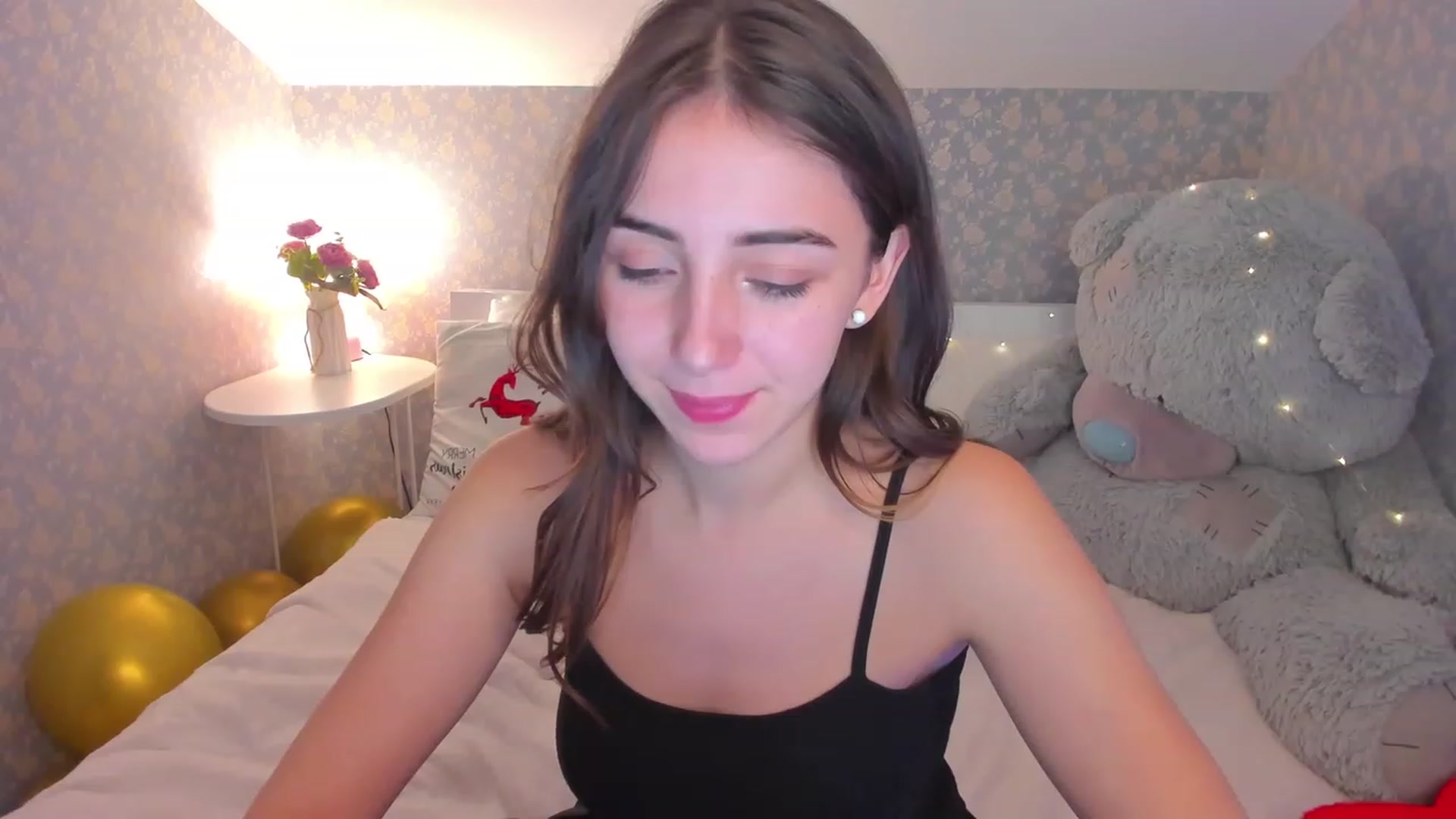 Gallery image thumbnail from ElsaYoung's myfreecams stream on, 01/07/2023, 18:33 image 3 of 20