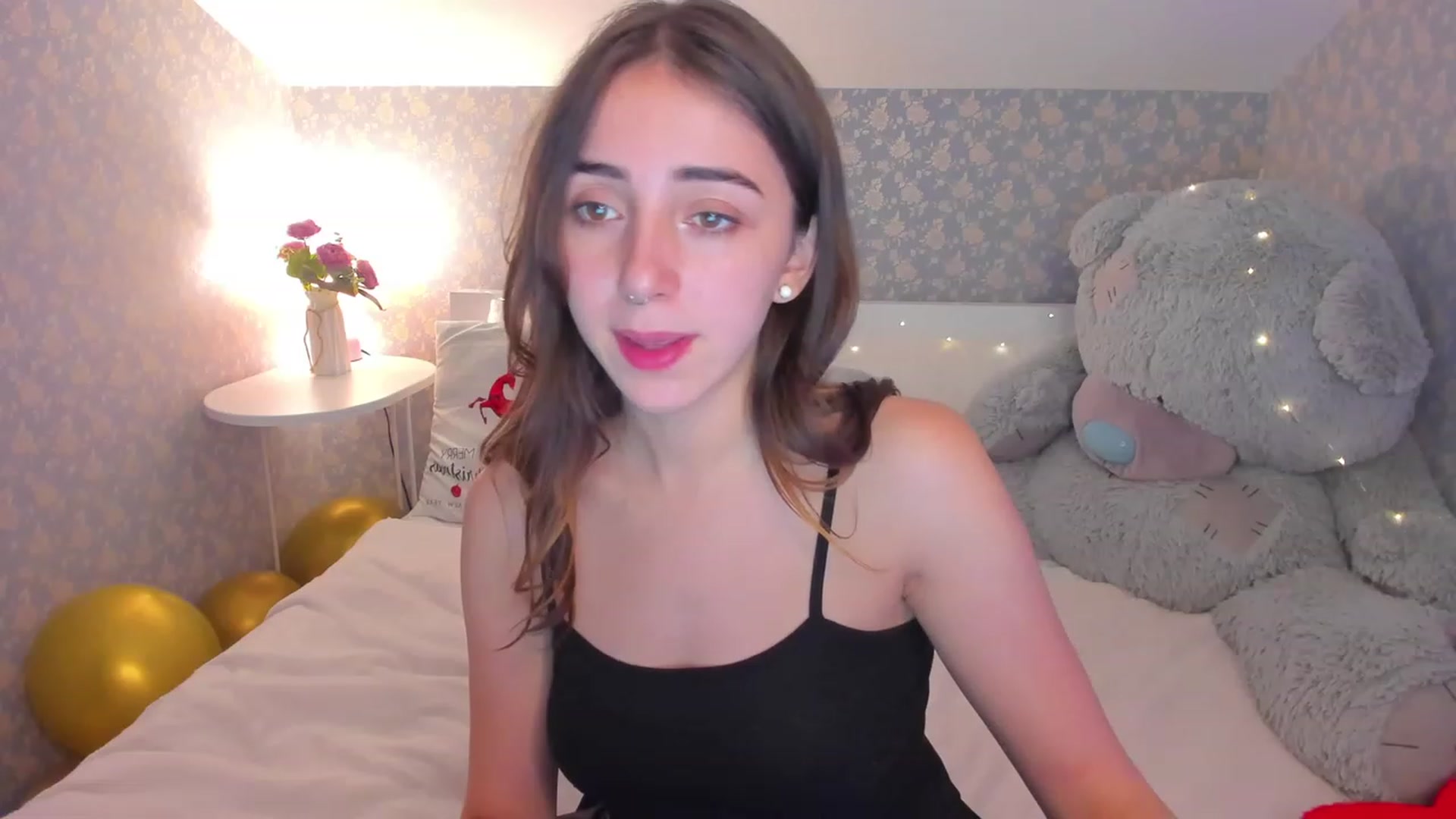 Gallery image thumbnail from ElsaYoung's myfreecams stream on, 01/07/2023, 18:33 image 5 of 20
