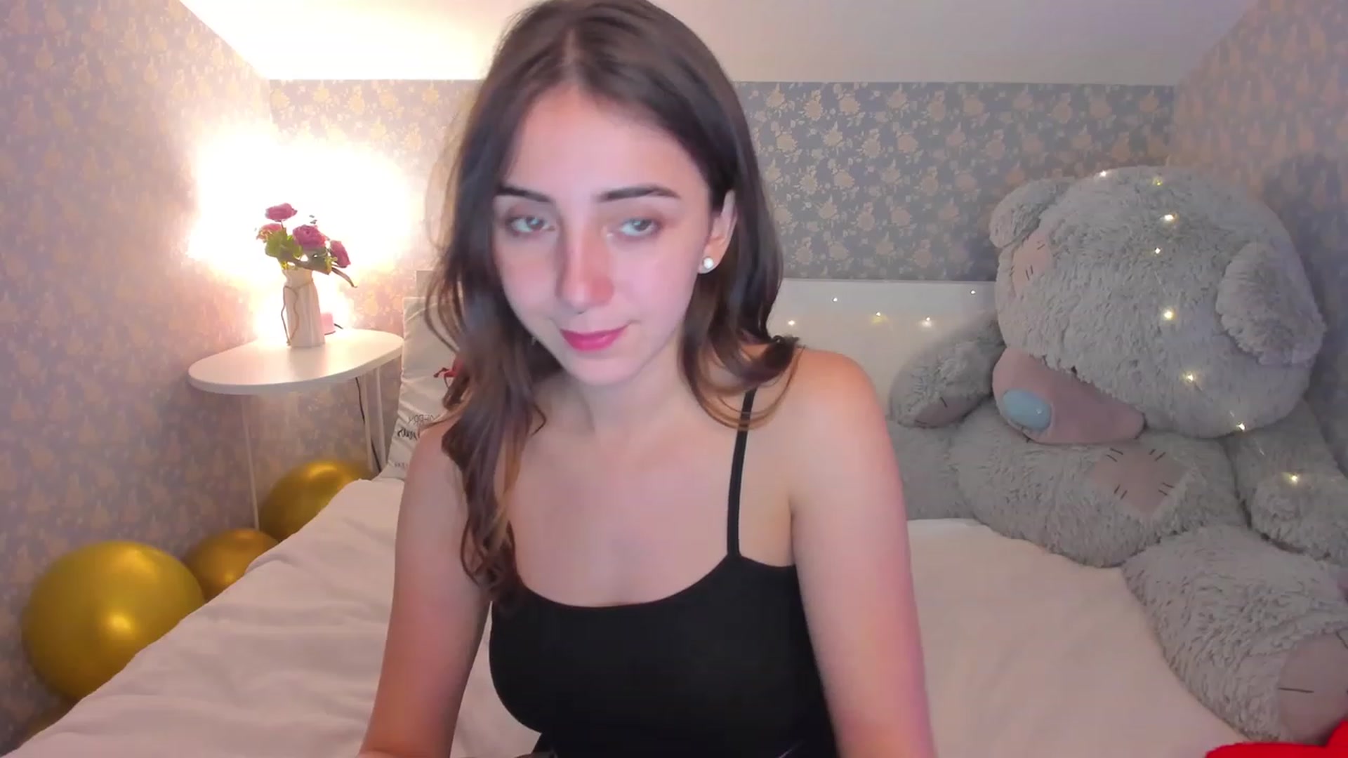 Gallery image thumbnail from ElsaYoung's myfreecams stream on, 01/07/2023, 18:33 image 4 of 20