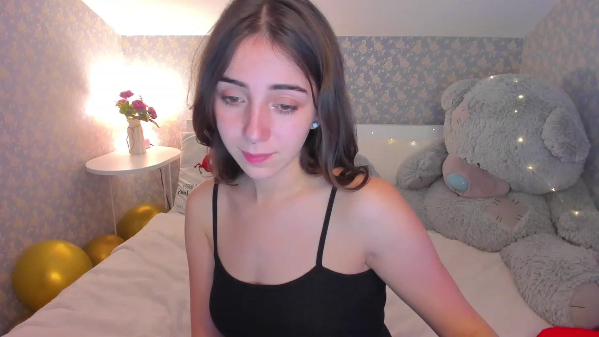 Gallery image thumbnail from ElsaYoung's myfreecams stream on, 01/07/2023, 18:33 image 19 of 20