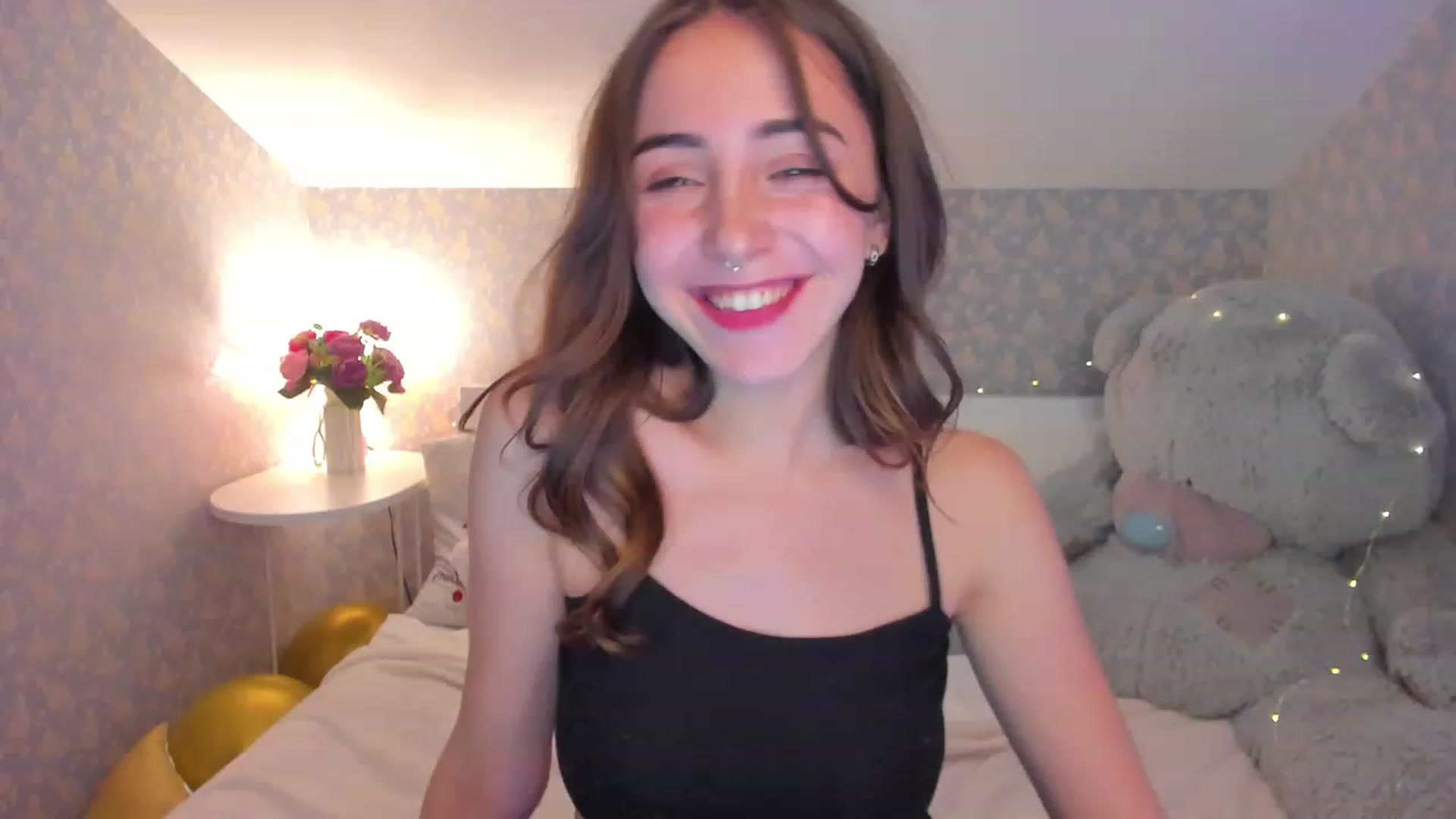 Gallery image thumbnail from ElsaYoung's myfreecams stream on, 01/08/2023, 16:58 image 10 of 20