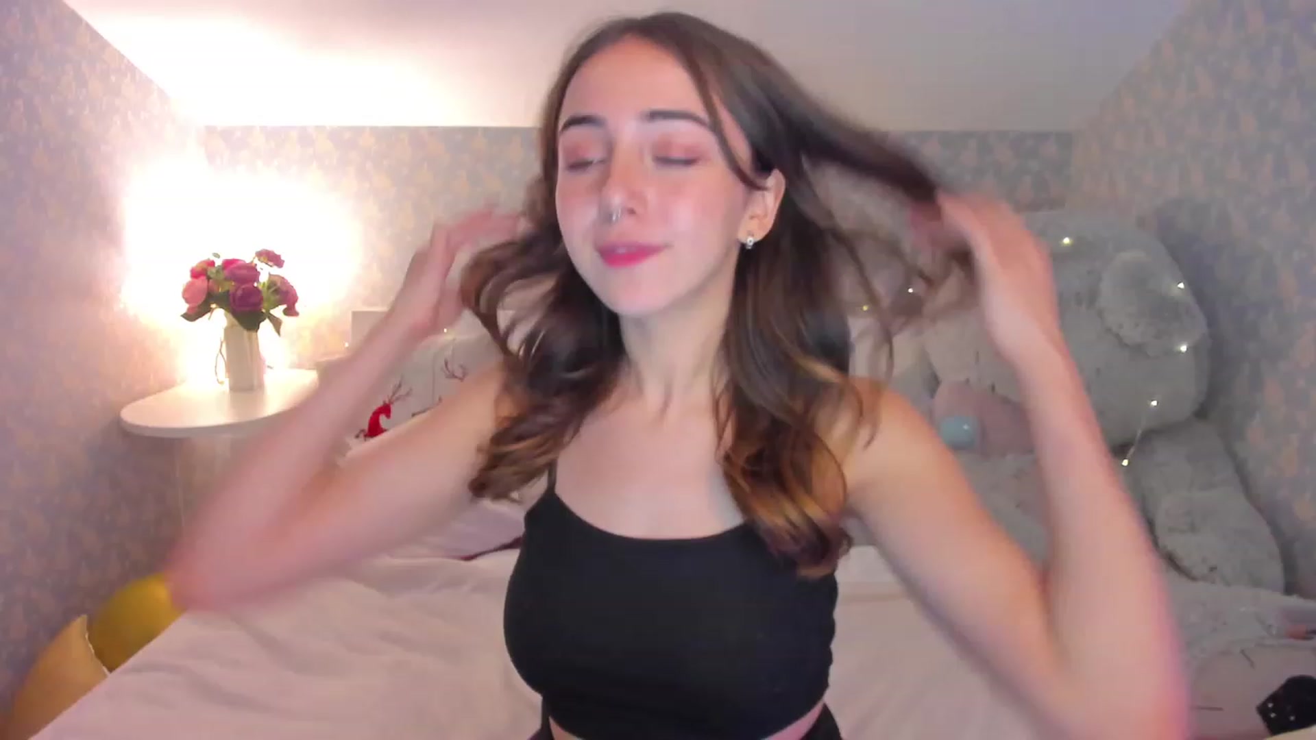 Gallery image thumbnail from ElsaYoung's myfreecams stream on, 01/08/2023, 16:58 image 3 of 20