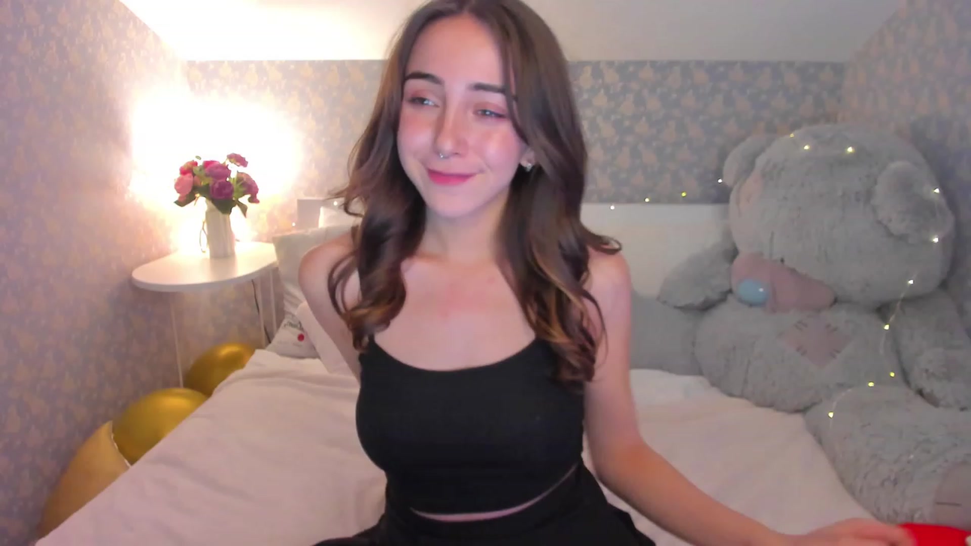 Gallery image thumbnail from ElsaYoung's myfreecams stream on, 01/08/2023, 16:58 image 15 of 20