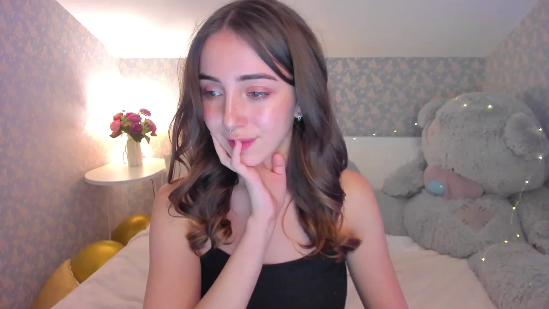 Gallery image thumbnail from ElsaYoung's myfreecams stream on, 01/08/2023, 16:58 image 11 of 20
