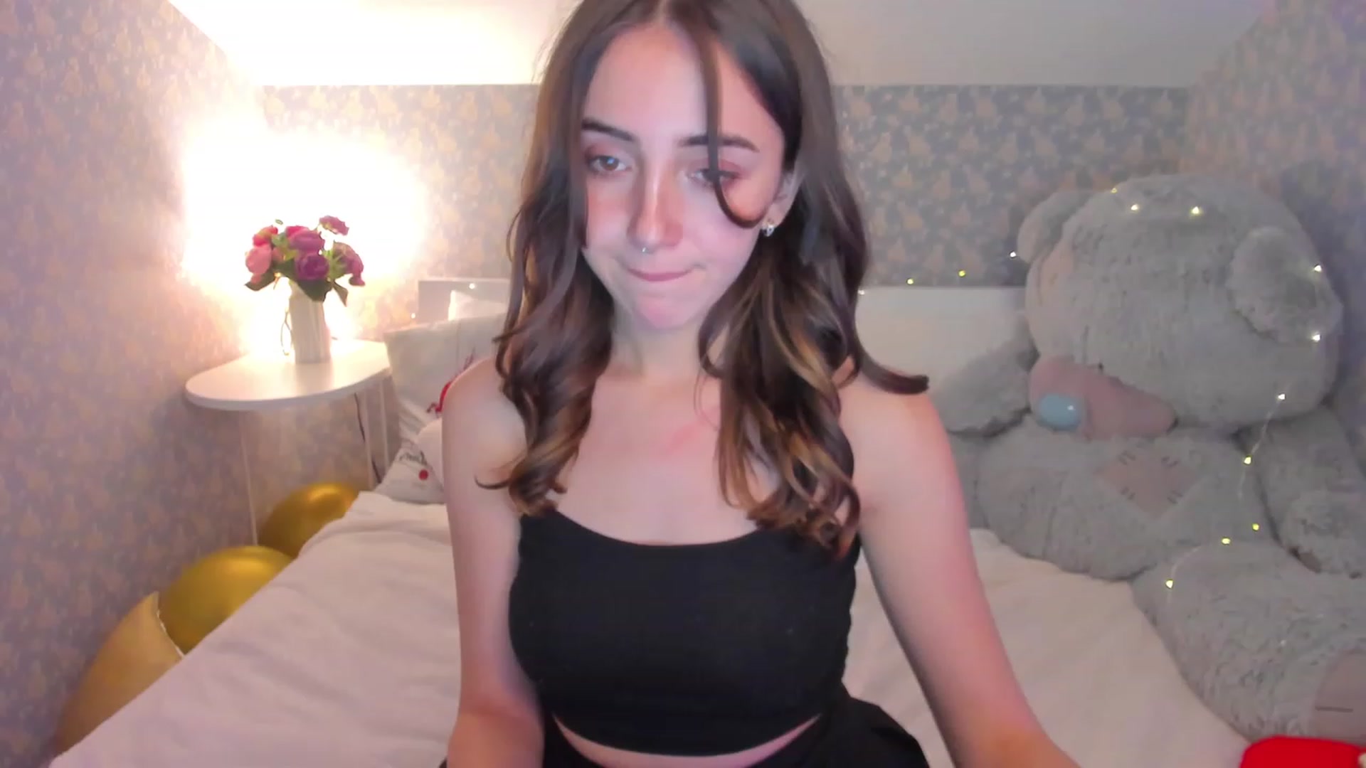 Gallery image thumbnail from ElsaYoung's myfreecams stream on, 01/08/2023, 16:58 image 14 of 20