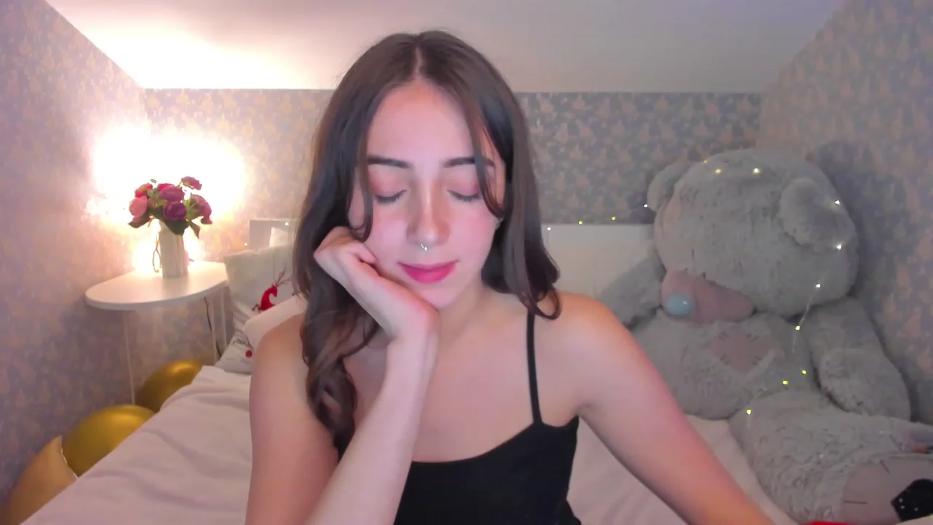 Gallery image thumbnail from ElsaYoung's myfreecams stream on, 01/08/2023, 16:58 image 5 of 20