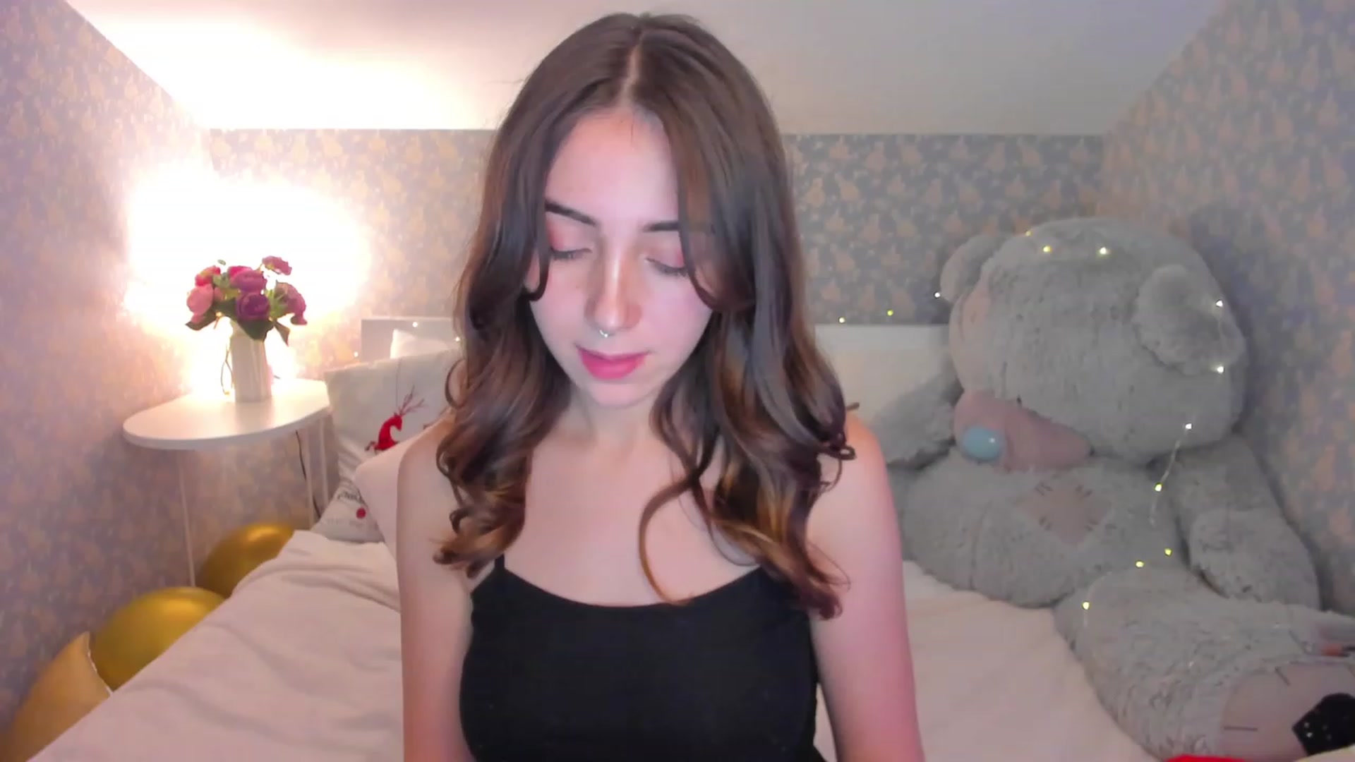 Gallery image thumbnail from ElsaYoung's myfreecams stream on, 01/08/2023, 16:58 image 8 of 20