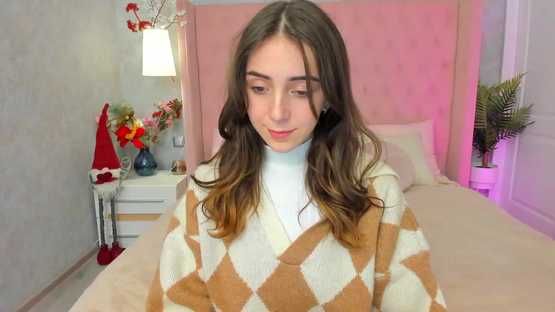 Gallery image thumbnail from ElsaYoung's myfreecams stream on, 01/10/2023, 13:01 image 17 of 20
