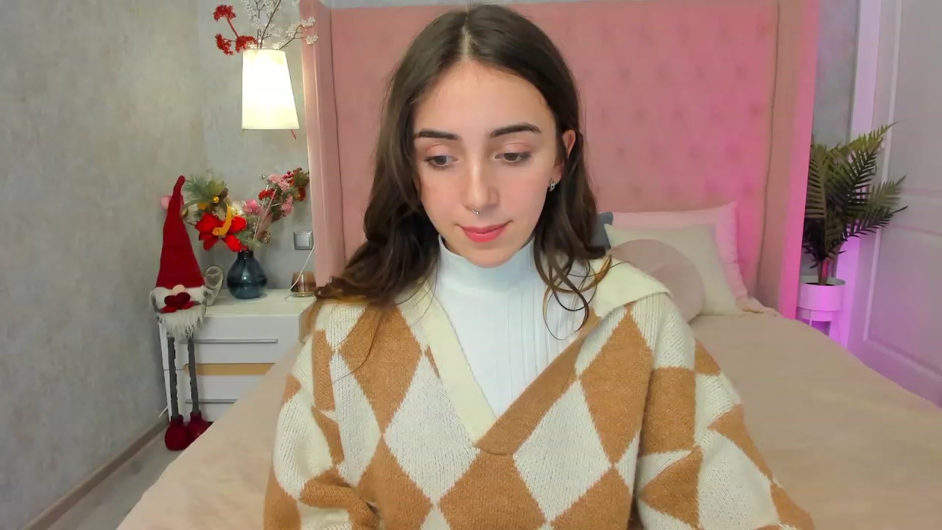 Gallery image thumbnail from ElsaYoung's myfreecams stream on, 01/10/2023, 13:01 image 18 of 20