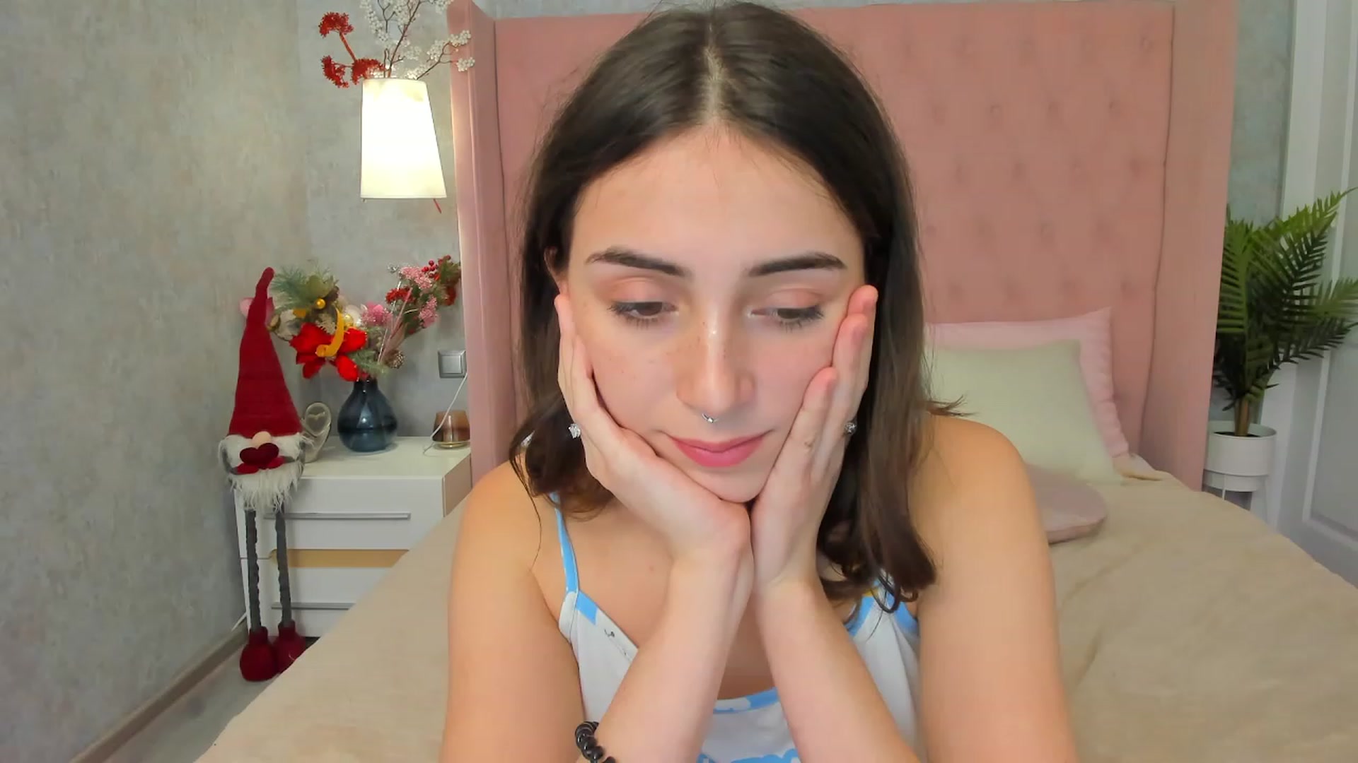 Gallery image thumbnail from ElsaYoung's myfreecams stream on, 01/10/2023, 13:01 image 3 of 20
