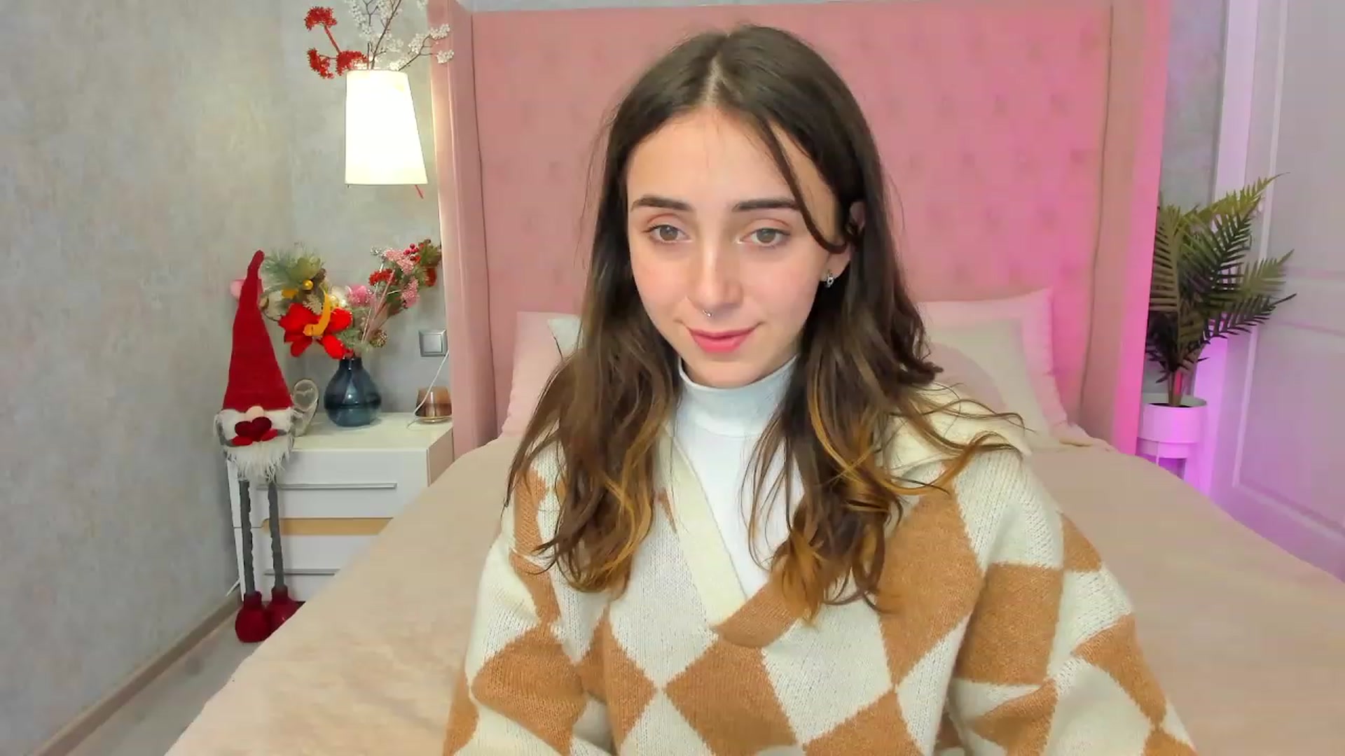 Gallery image thumbnail from ElsaYoung's myfreecams stream on, 01/10/2023, 13:01 image 16 of 20