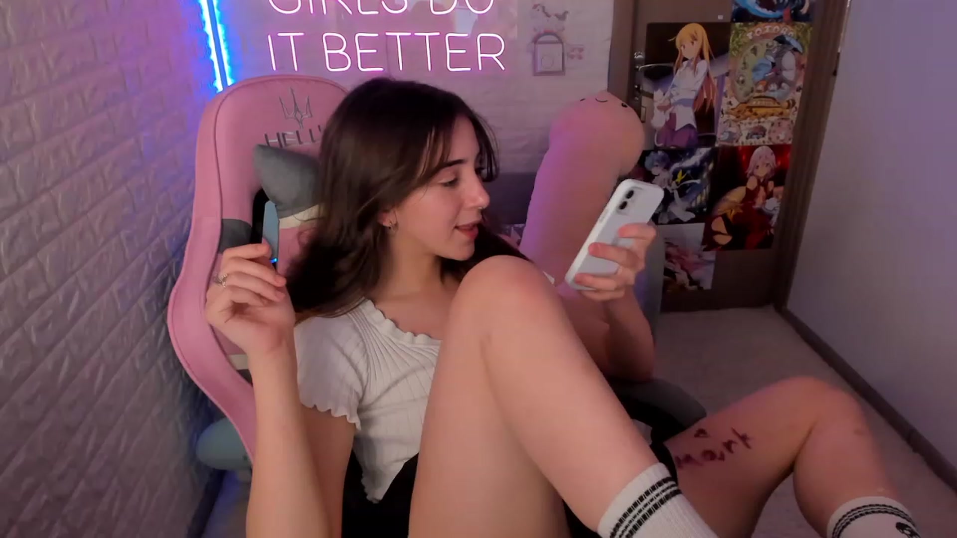 Gallery image thumbnail from ElsaYoung's myfreecams stream on, 01/12/2023, 11:39 image 5 of 20