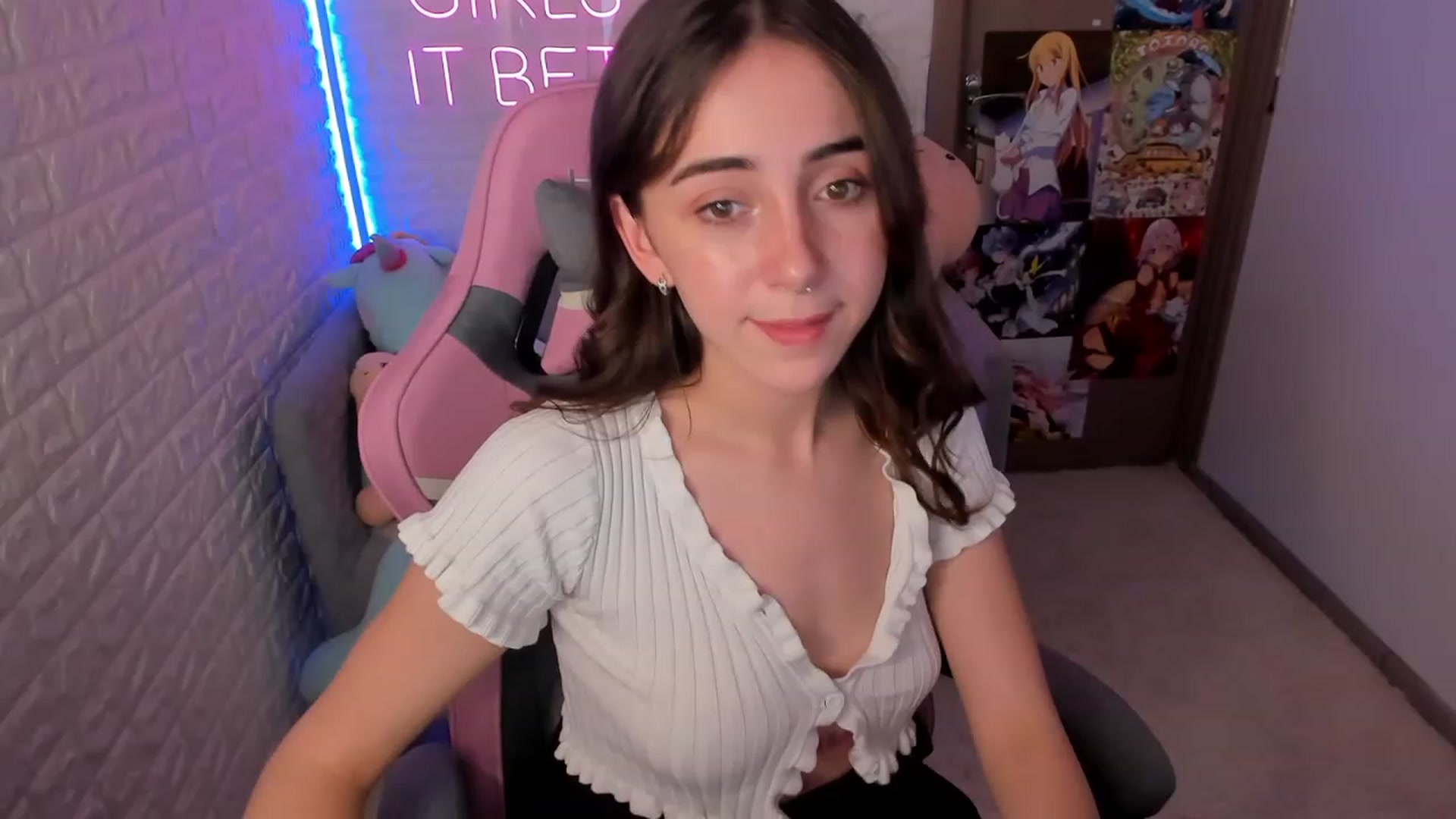 Gallery image thumbnail from ElsaYoung's myfreecams stream on, 01/12/2023, 11:39 image 8 of 20