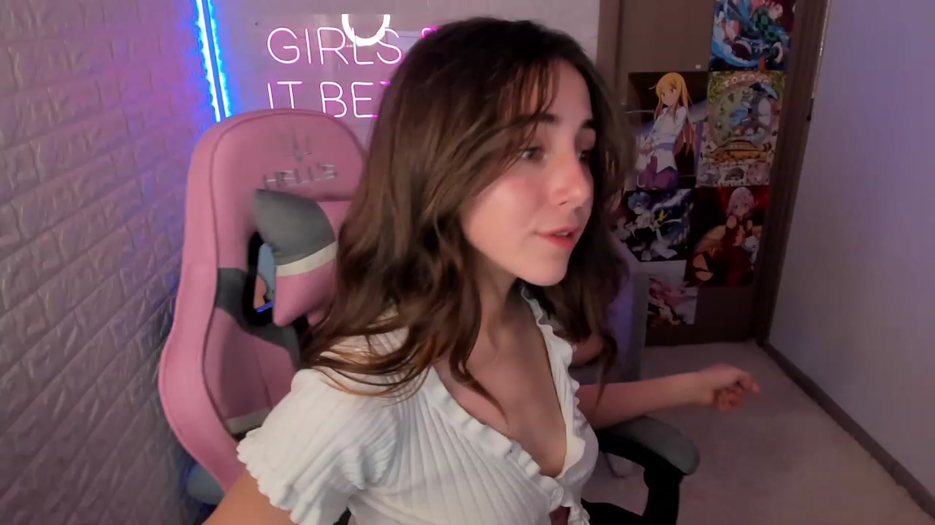 Gallery image thumbnail from ElsaYoung's myfreecams stream on, 01/12/2023, 11:39 image 3 of 20