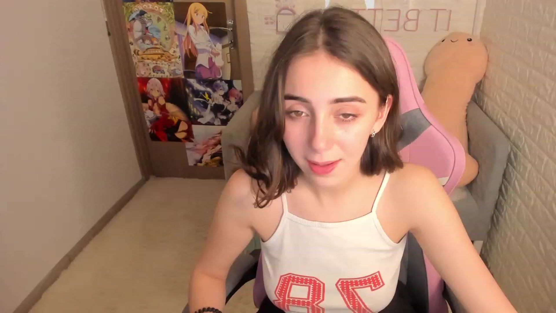 Gallery image thumbnail from ElsaYoung's myfreecams stream on, 01/14/2023, 02:12 image 11 of 20