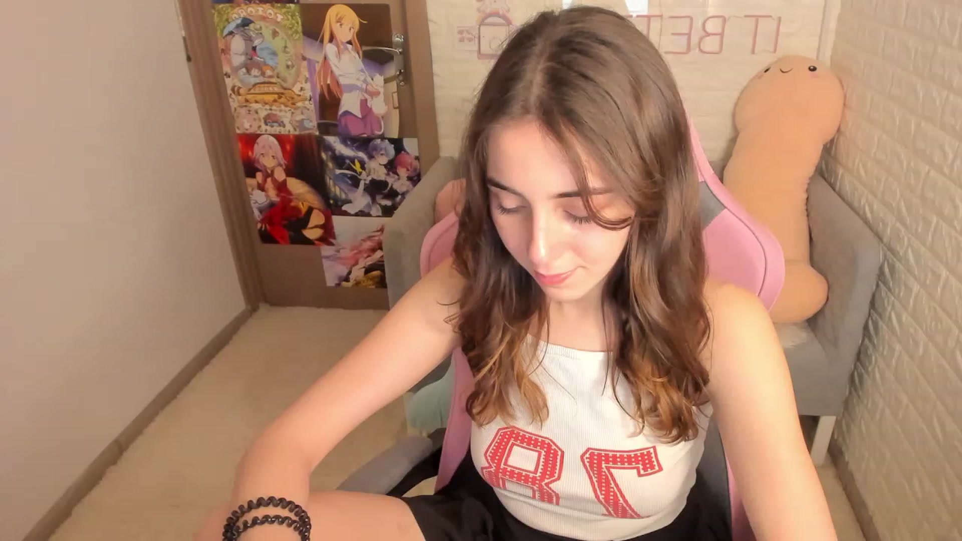 Gallery image thumbnail from ElsaYoung's myfreecams stream on, 01/14/2023, 02:12 image 19 of 20