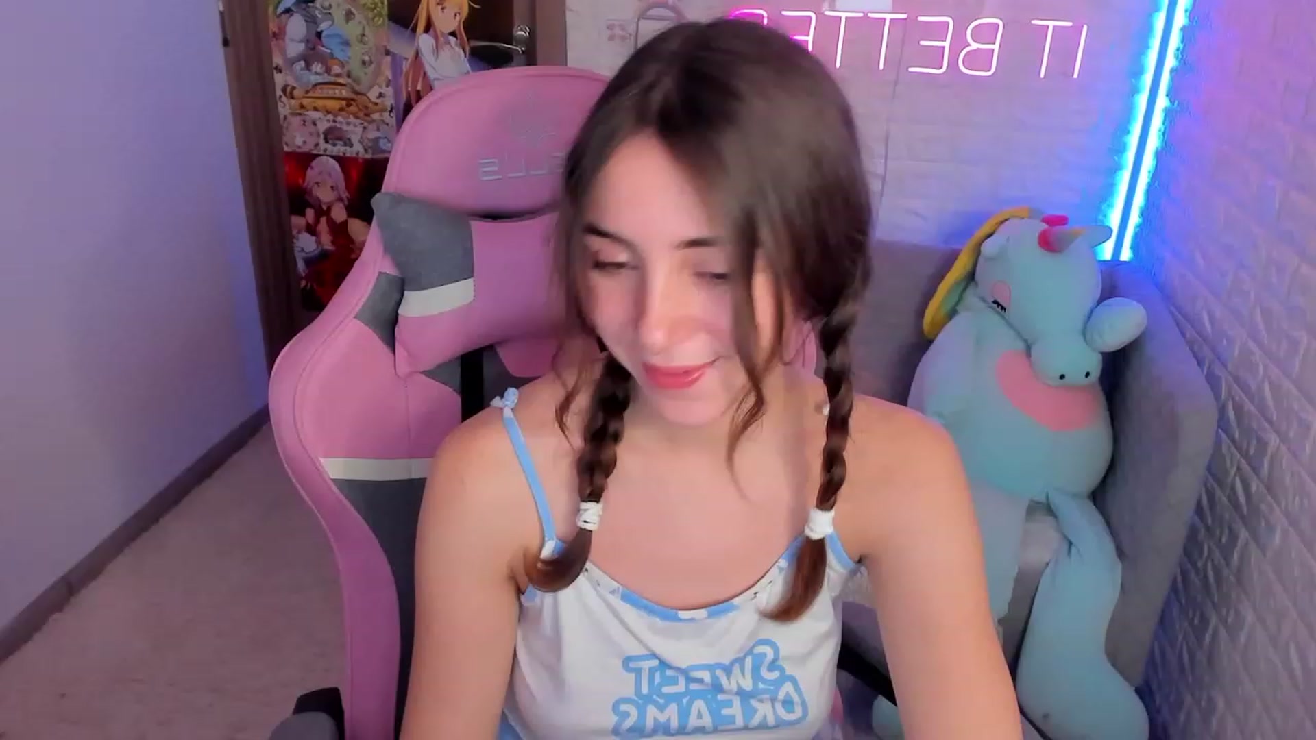 Gallery image thumbnail from ElsaYoung's myfreecams stream on, 01/15/2023, 13:49 image 14 of 20