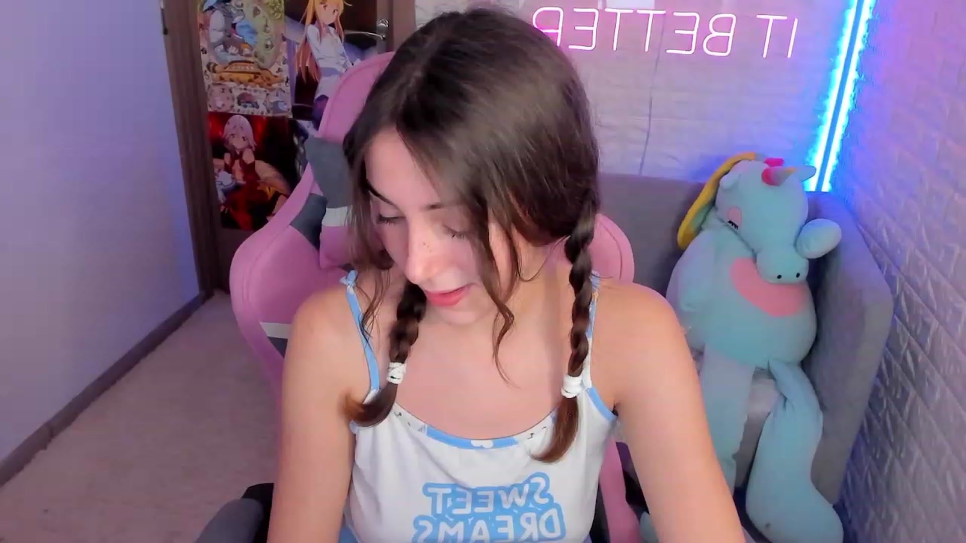 Gallery image thumbnail from ElsaYoung's myfreecams stream on, 01/15/2023, 13:49 image 16 of 20