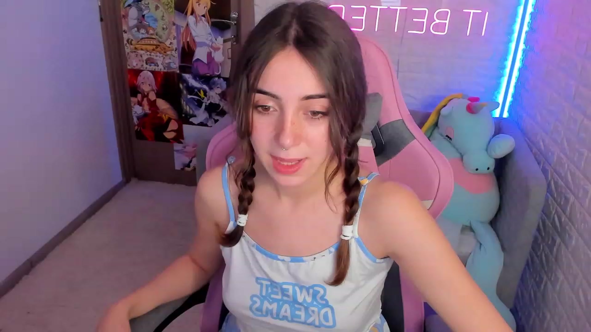 Gallery image thumbnail from ElsaYoung's myfreecams stream on, 01/15/2023, 13:49 image 1 of 20