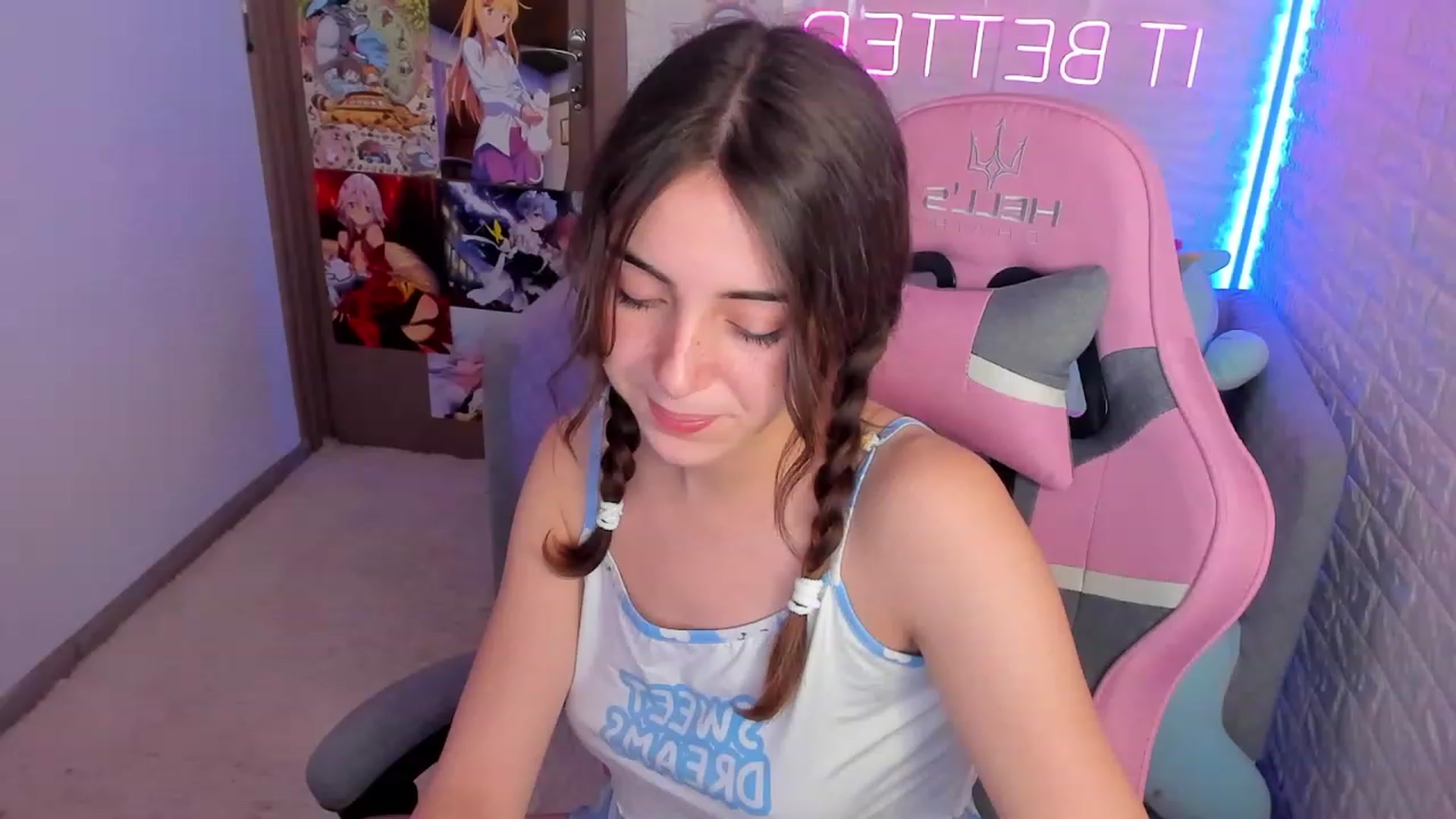 Gallery image thumbnail from ElsaYoung's myfreecams stream on, 01/15/2023, 13:49 image 7 of 20