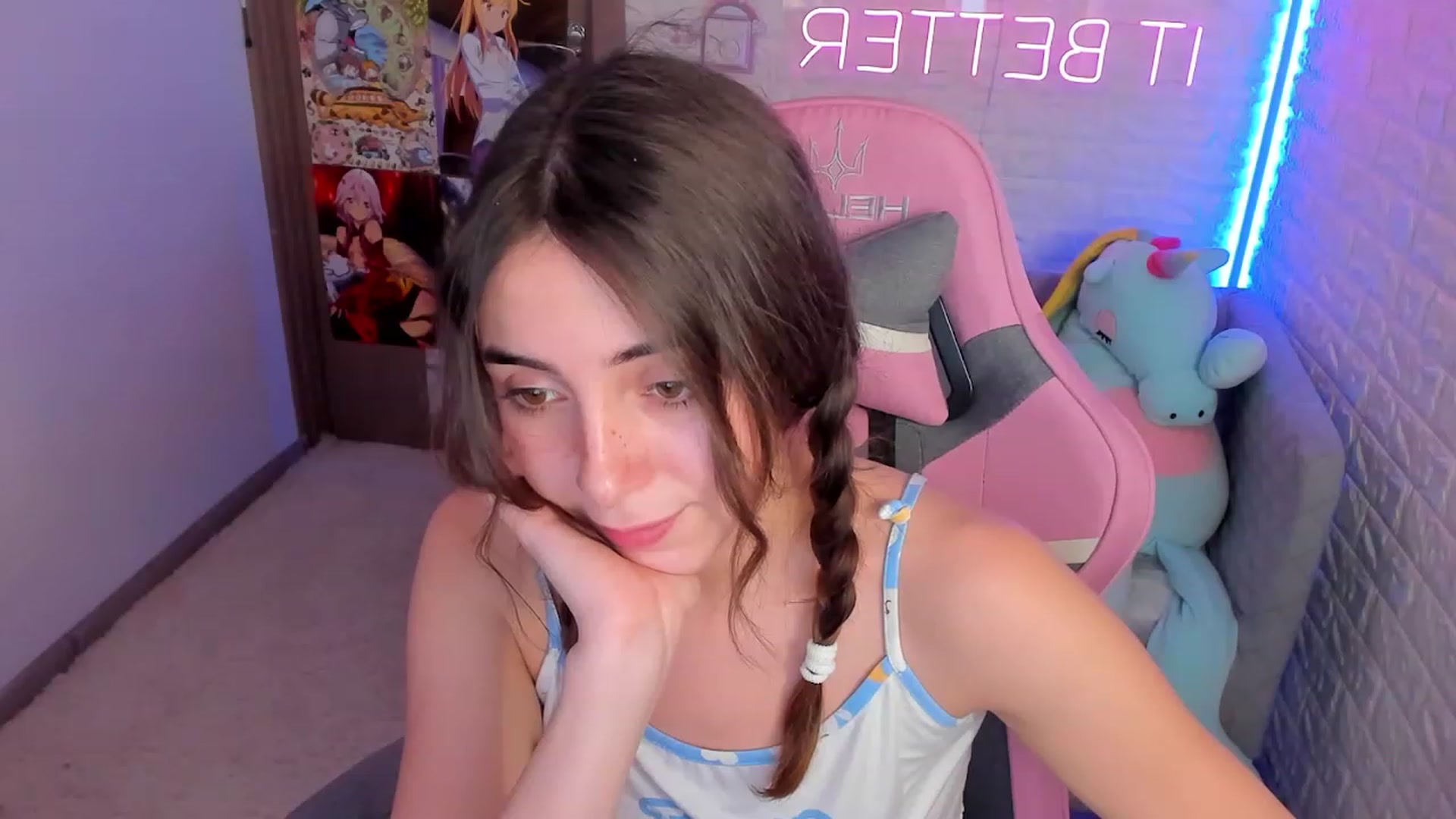 Gallery image thumbnail from ElsaYoung's myfreecams stream on, 01/15/2023, 15:35 image 10 of 20
