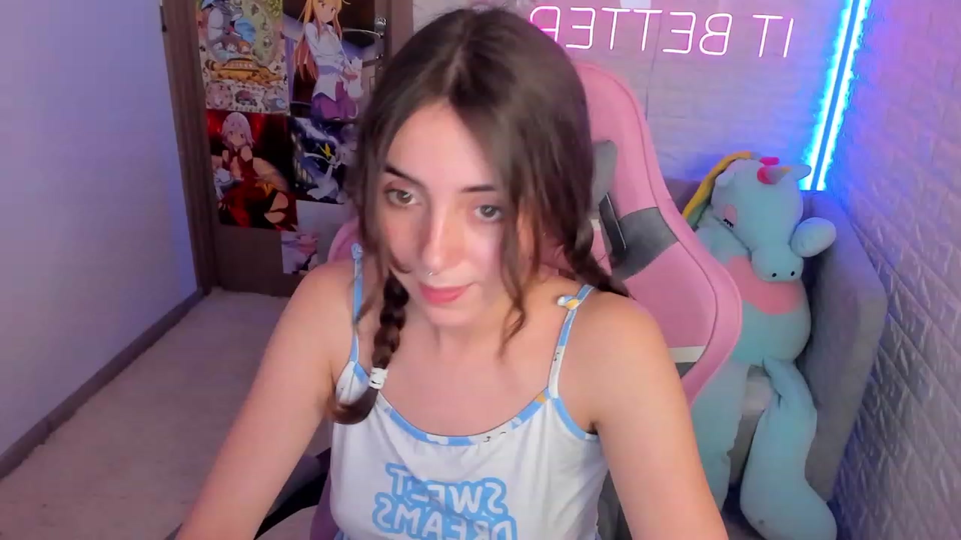 Gallery image thumbnail from ElsaYoung's myfreecams stream on, 01/15/2023, 15:35 image 2 of 20