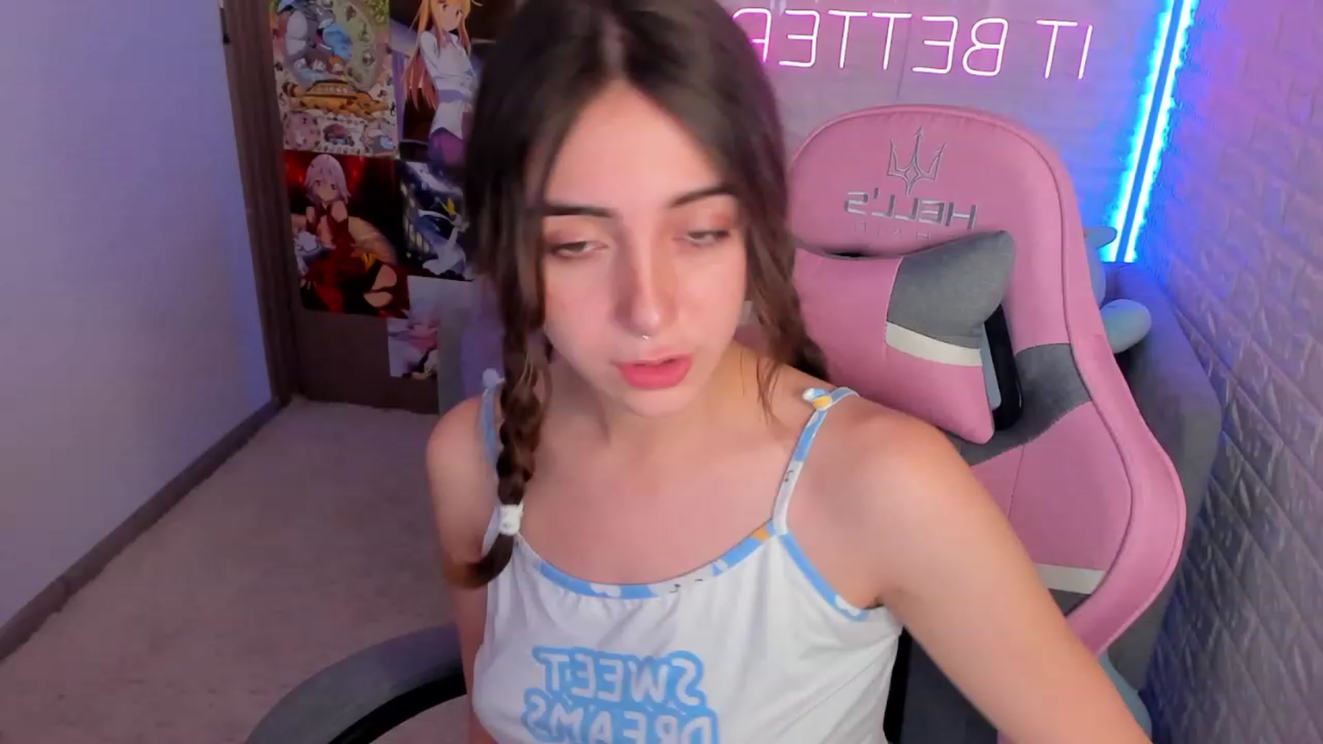 Gallery image thumbnail from ElsaYoung's myfreecams stream on, 01/15/2023, 15:35 image 6 of 20