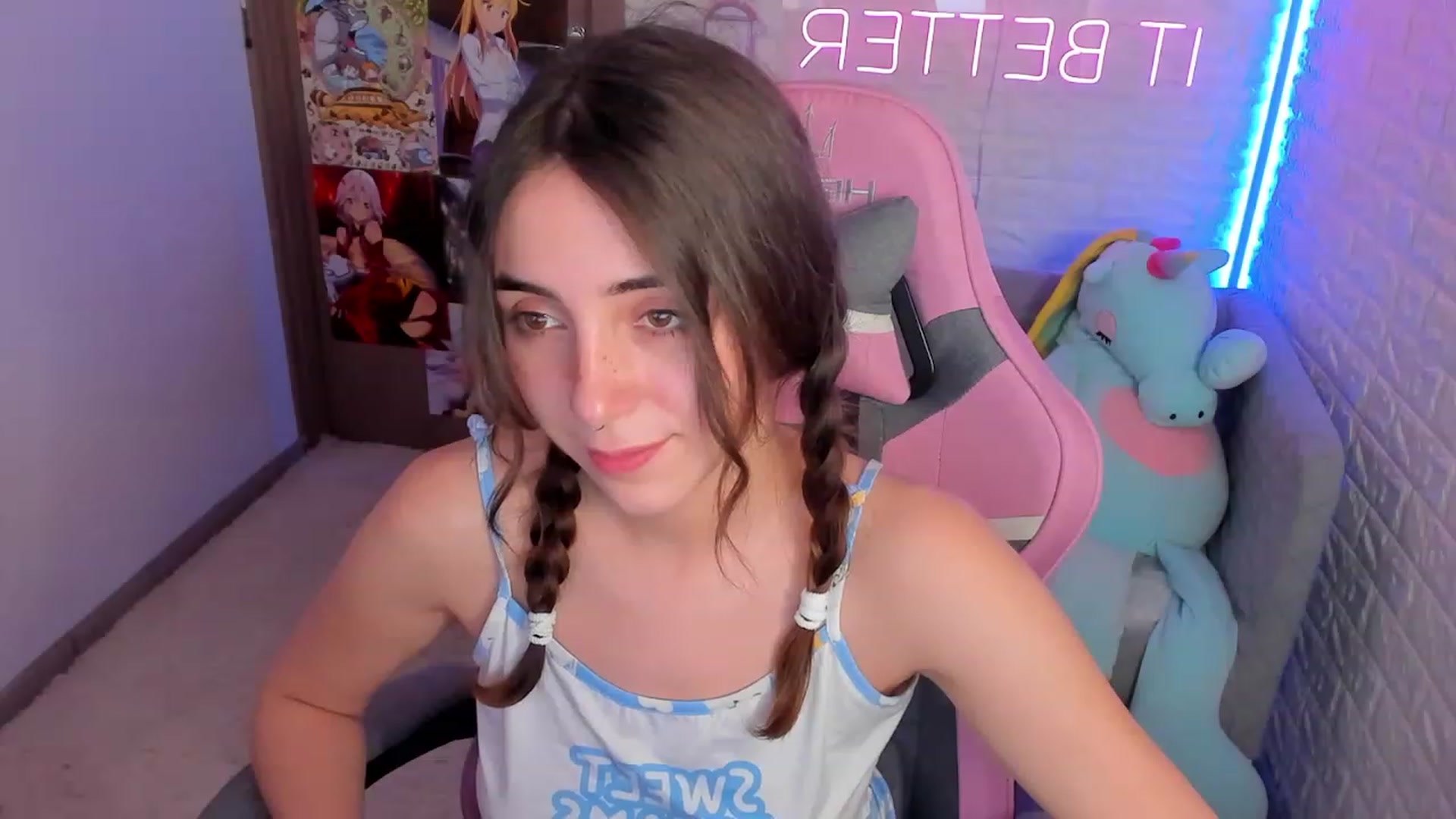Gallery image thumbnail from ElsaYoung's myfreecams stream on, 01/15/2023, 15:35 image 13 of 20