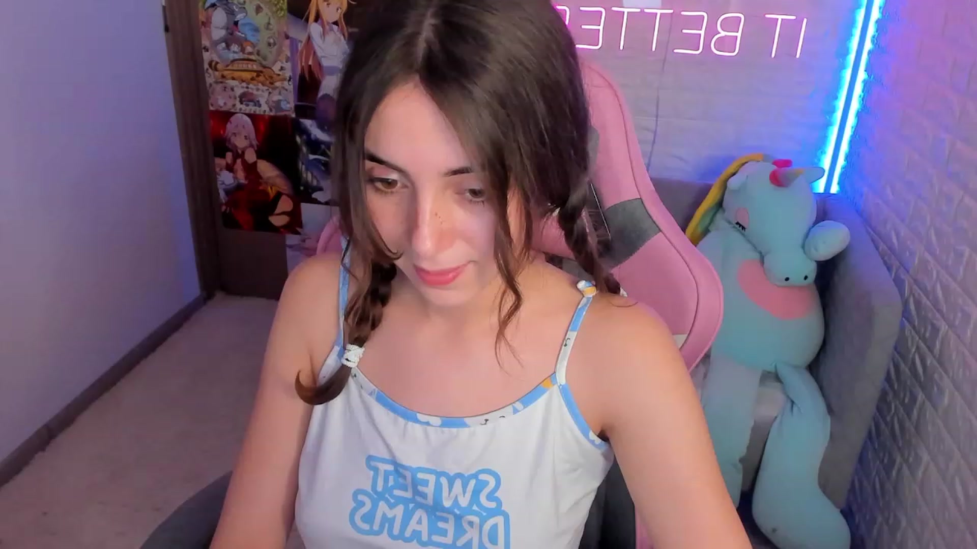 Gallery image thumbnail from ElsaYoung's myfreecams stream on, 01/15/2023, 15:35 image 12 of 20