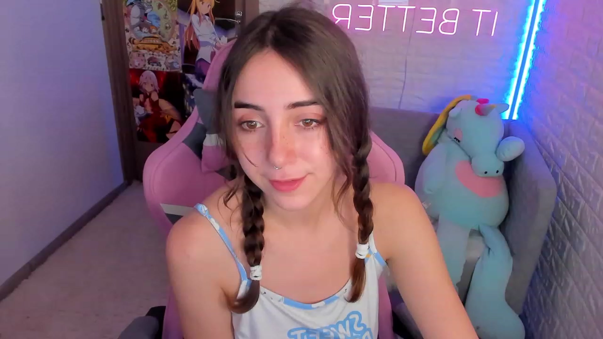 Gallery image thumbnail from ElsaYoung's myfreecams stream on, 01/15/2023, 15:35 image 4 of 20