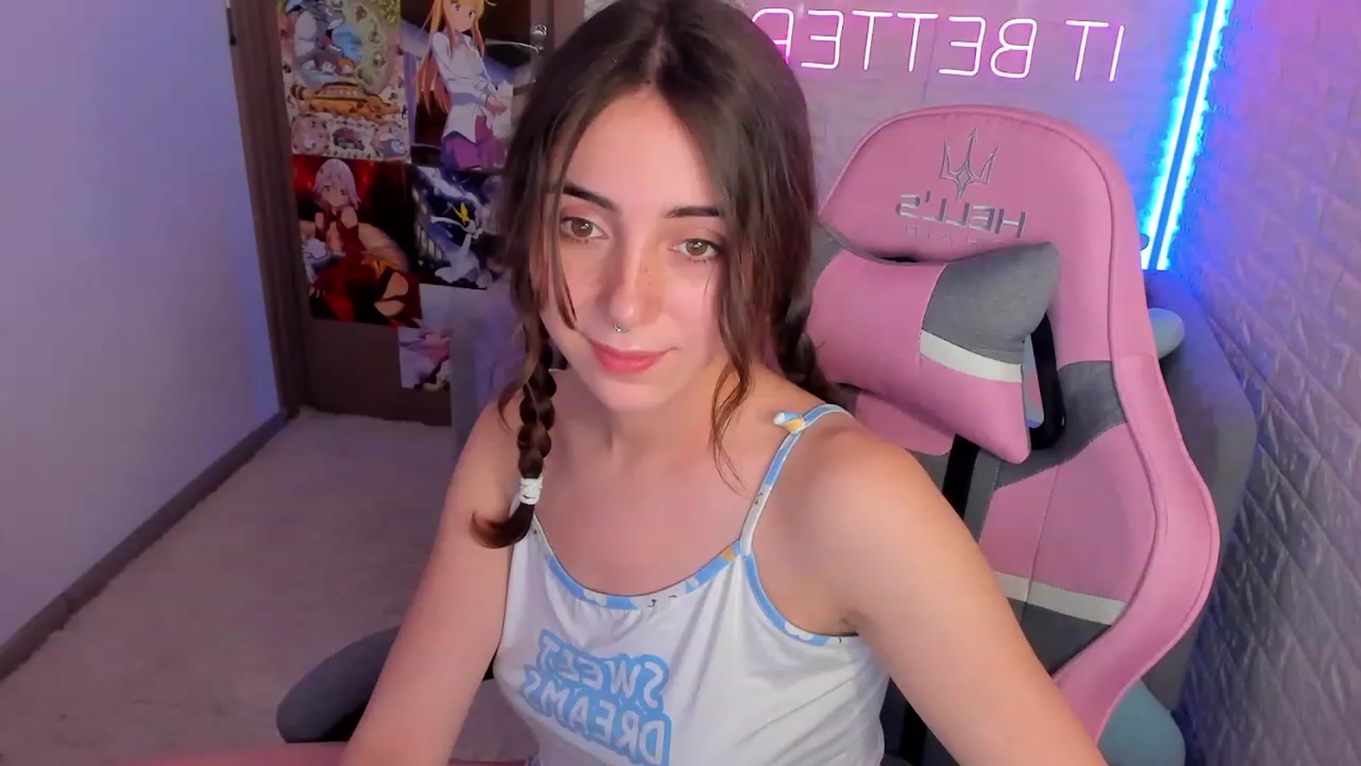 Gallery image thumbnail from ElsaYoung's myfreecams stream on, 01/15/2023, 15:35 image 3 of 20
