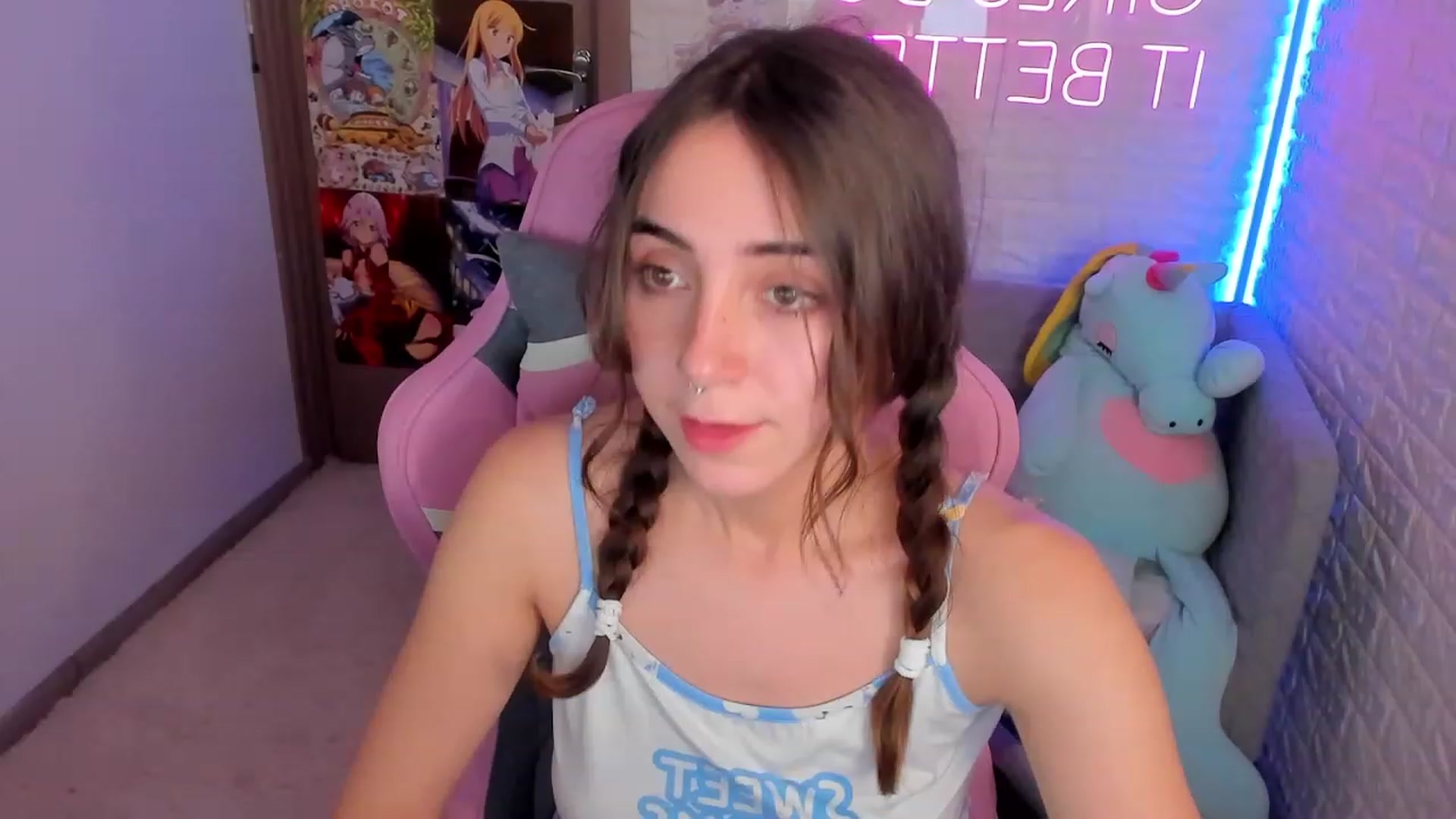 Gallery image thumbnail from ElsaYoung's myfreecams stream on, 01/15/2023, 16:57 image 5 of 20