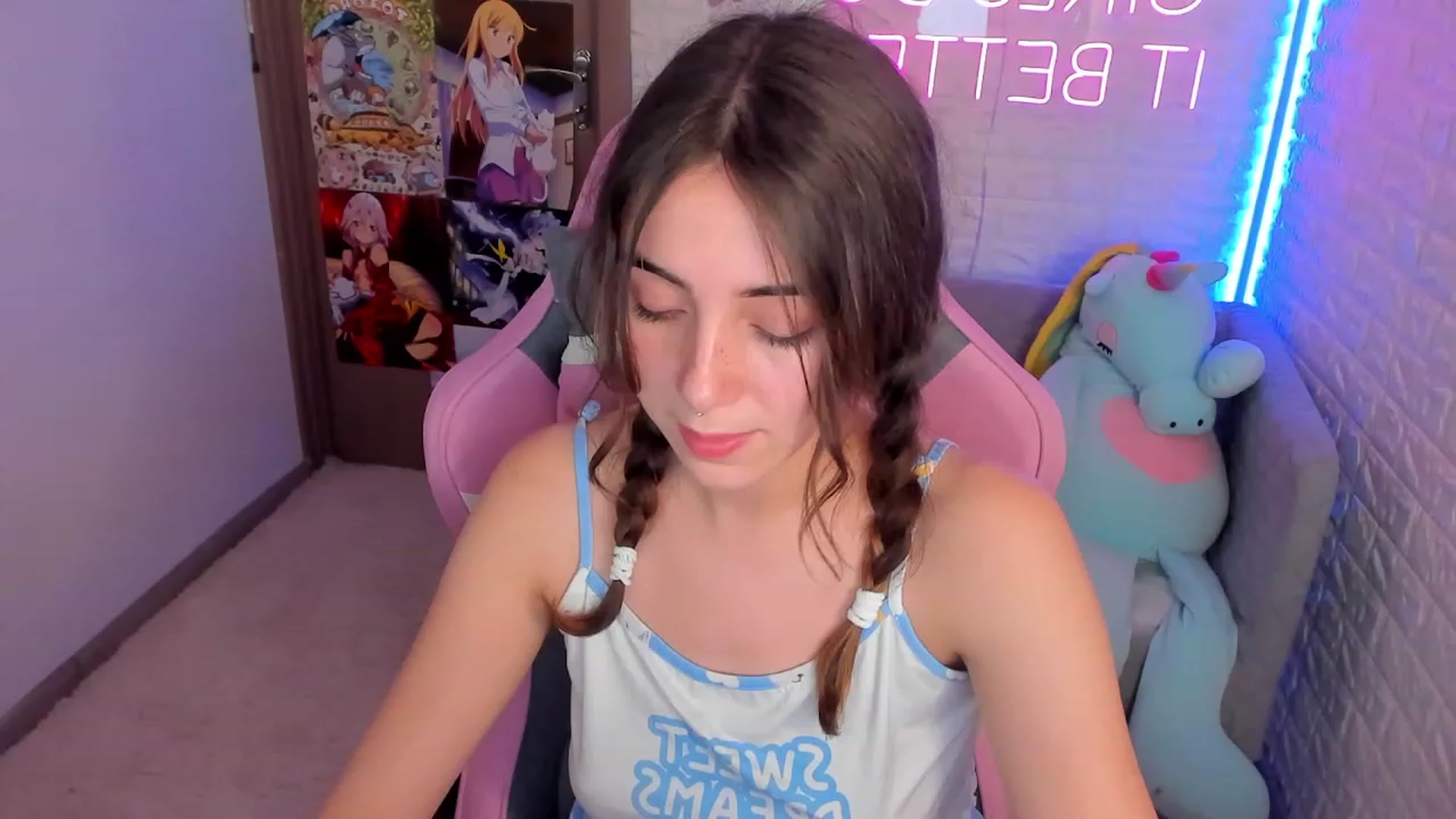 Gallery image thumbnail from ElsaYoung's myfreecams stream on, 01/15/2023, 16:57 image 2 of 20