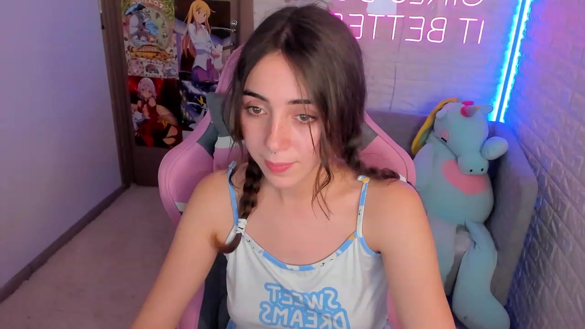 Gallery image thumbnail from ElsaYoung's myfreecams stream on, 01/15/2023, 16:57 image 12 of 20