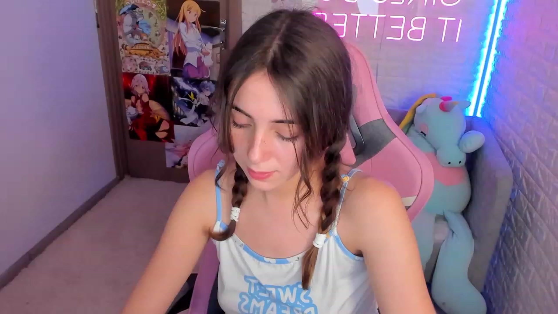 Gallery image thumbnail from ElsaYoung's myfreecams stream on, 01/15/2023, 16:57 image 1 of 20