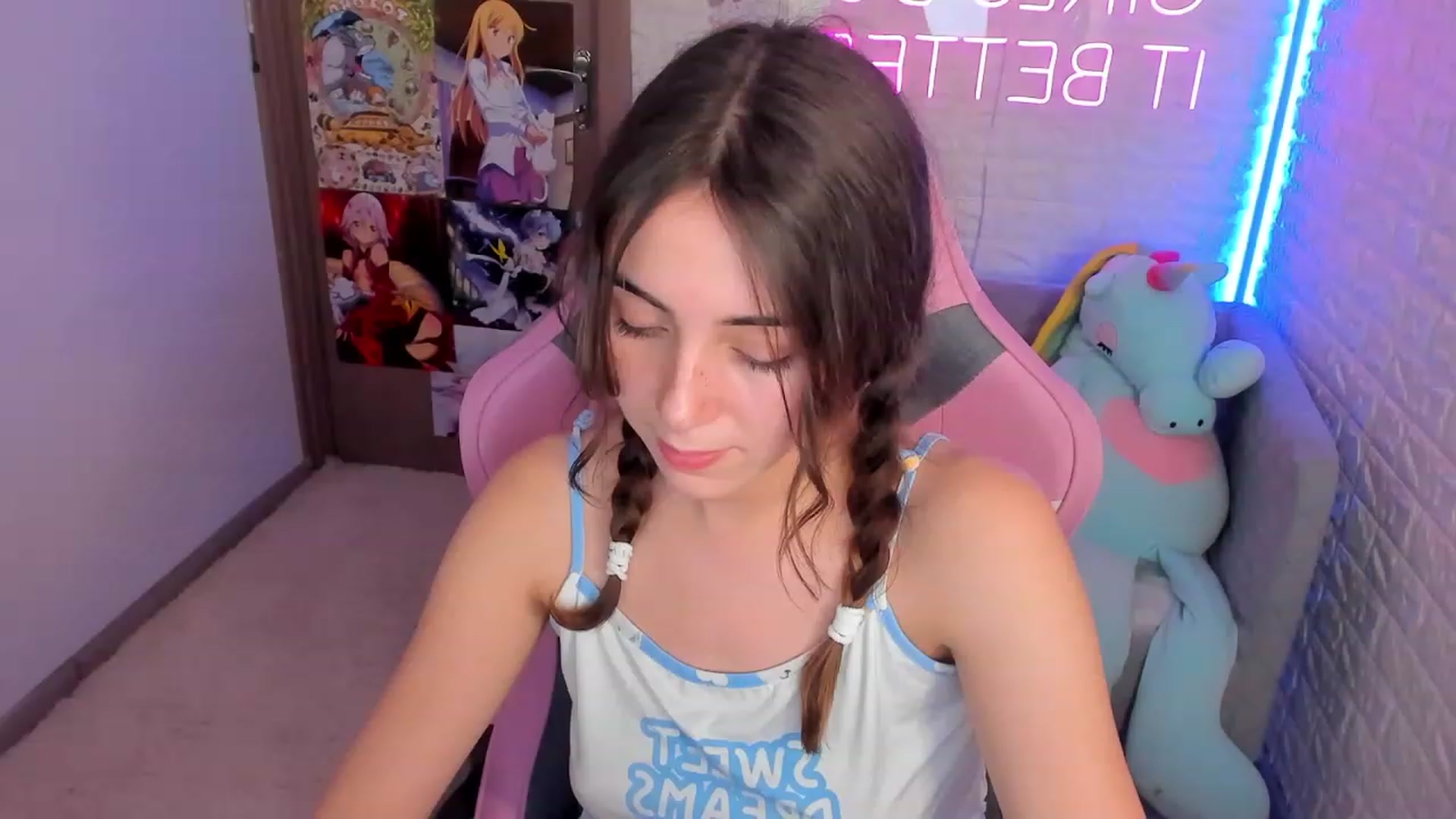 Gallery image thumbnail from ElsaYoung's myfreecams stream on, 01/15/2023, 16:57 image 3 of 20
