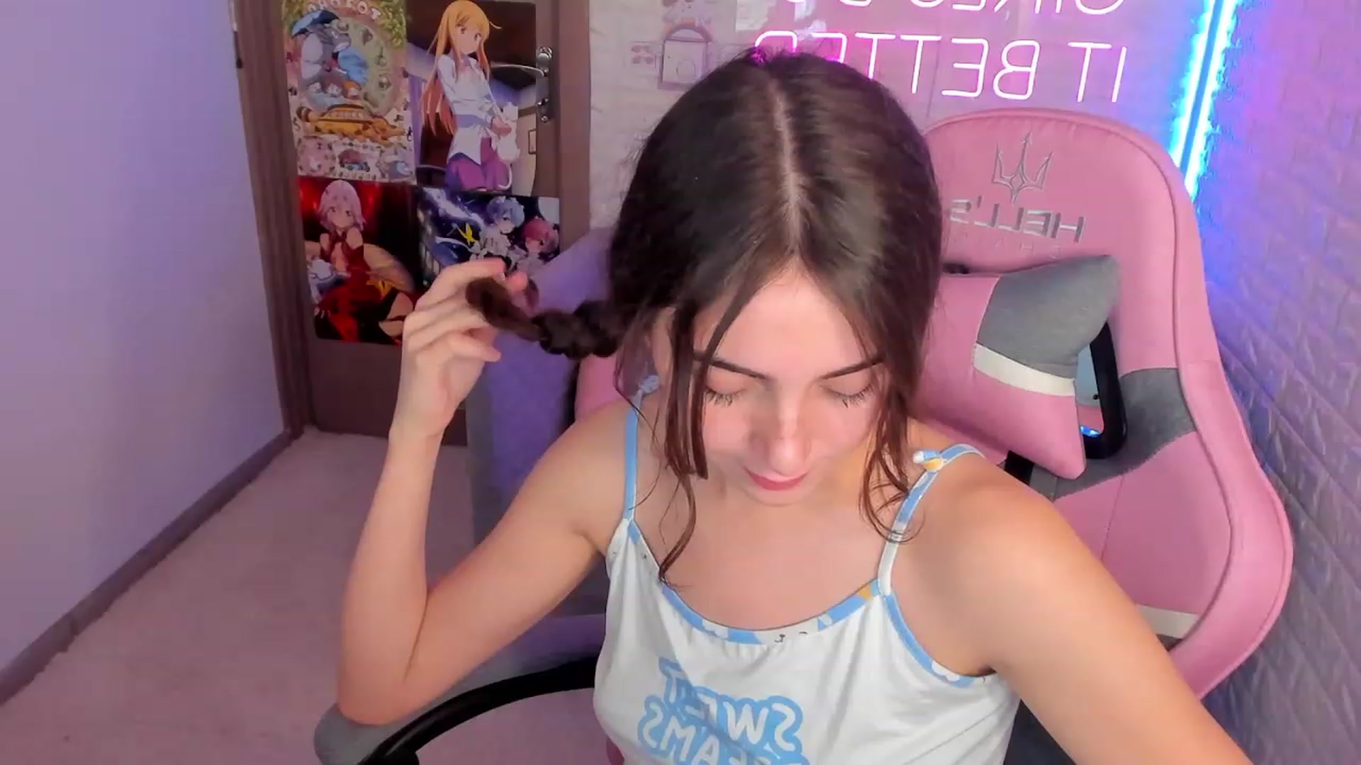 Gallery image thumbnail from ElsaYoung's myfreecams stream on, 01/15/2023, 16:57 image 17 of 20
