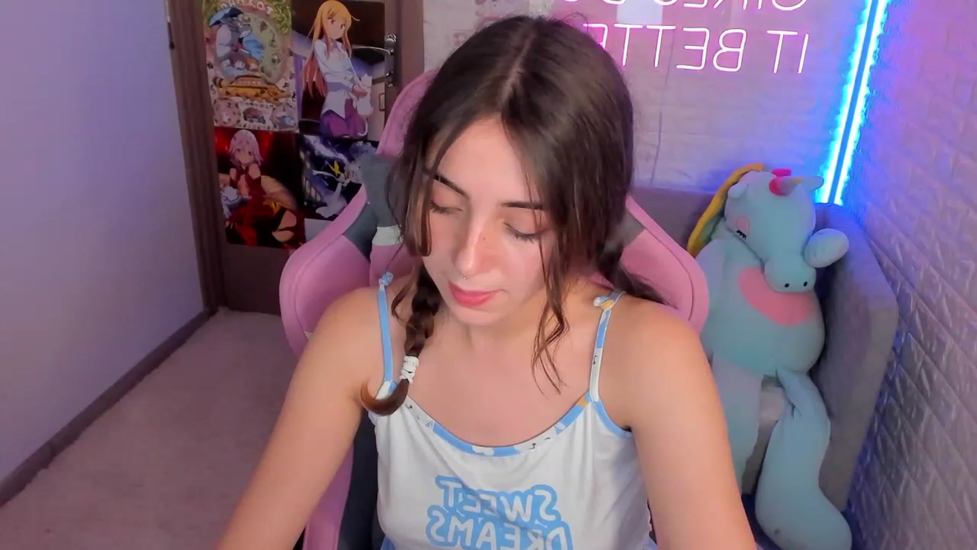 Gallery image thumbnail from ElsaYoung's myfreecams stream on, 01/15/2023, 16:57 image 10 of 20