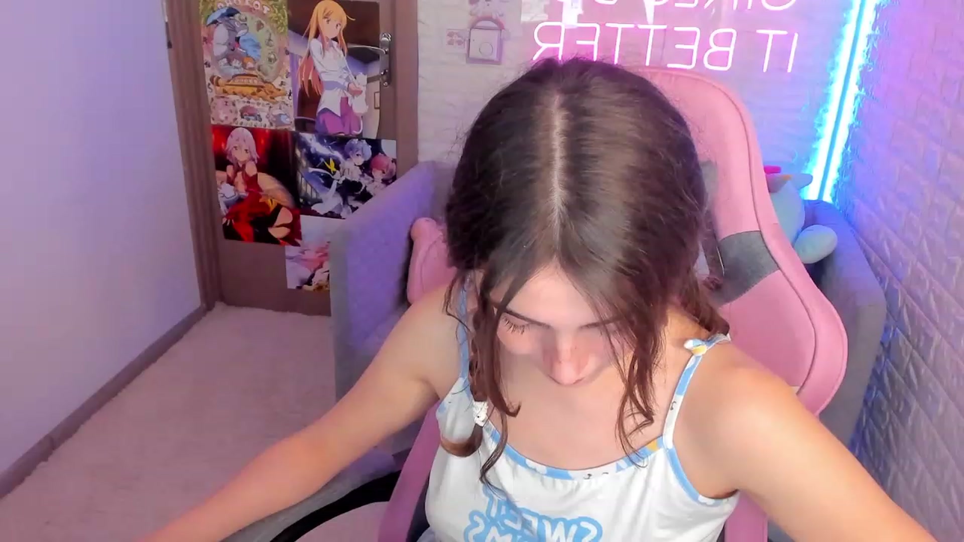 Gallery image thumbnail from ElsaYoung's myfreecams stream on, 01/15/2023, 16:57 image 19 of 20