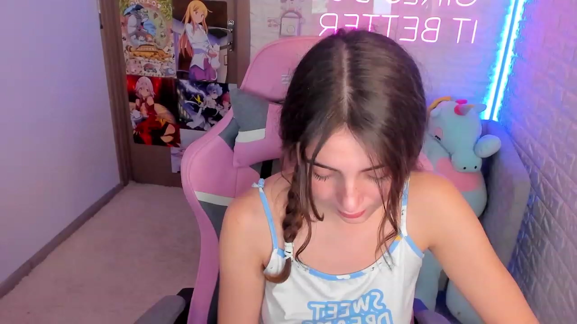 Gallery image thumbnail from ElsaYoung's myfreecams stream on, 01/15/2023, 16:57 image 15 of 20