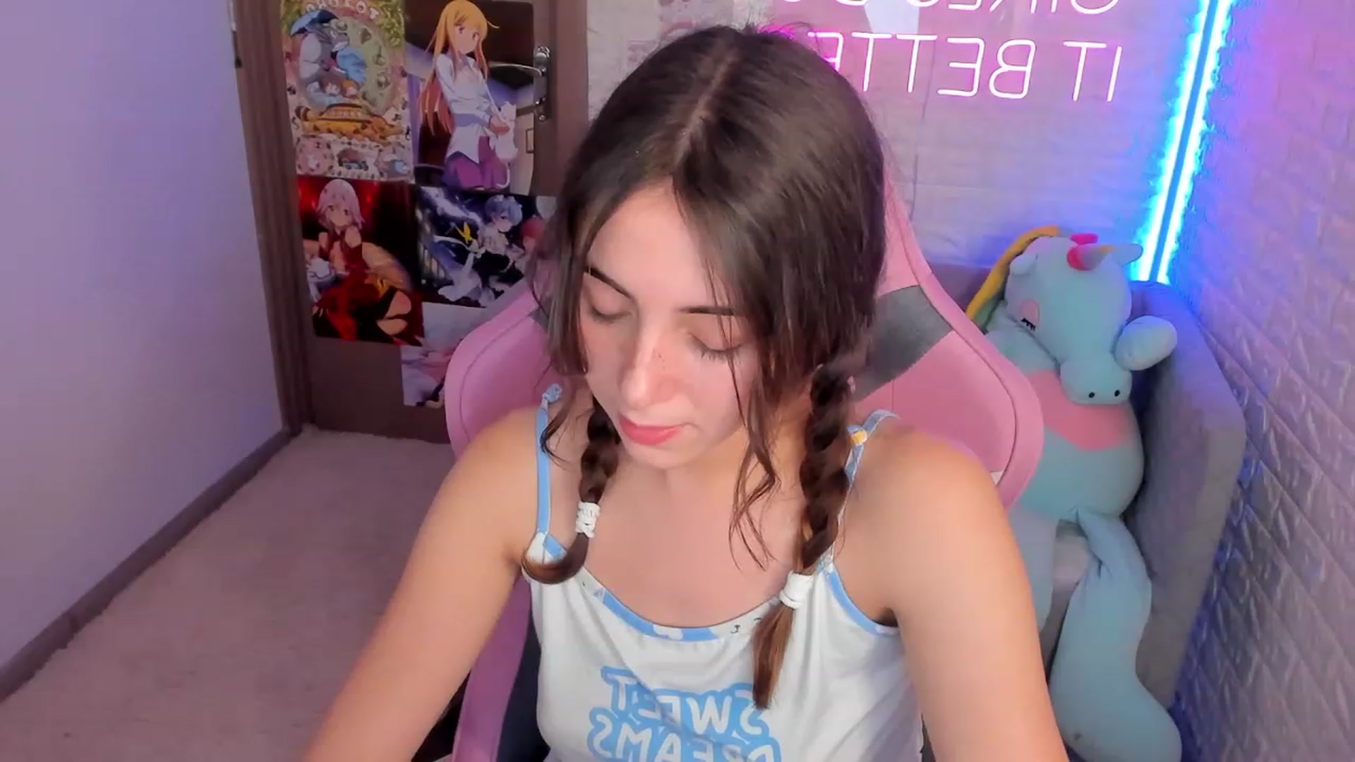Gallery image thumbnail from ElsaYoung's myfreecams stream on, 01/15/2023, 16:57 image 4 of 20